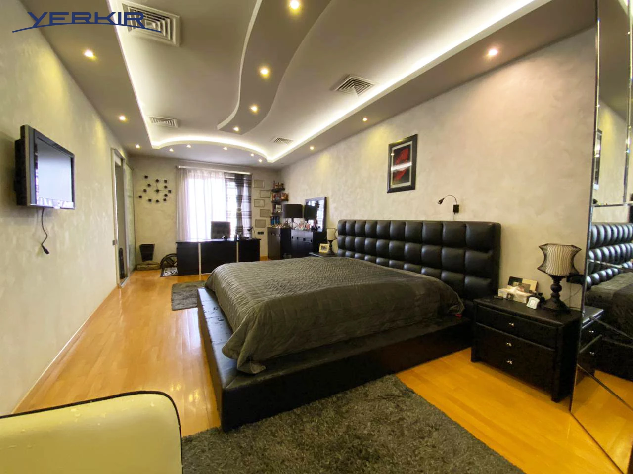 Apartments Code: 9+816390