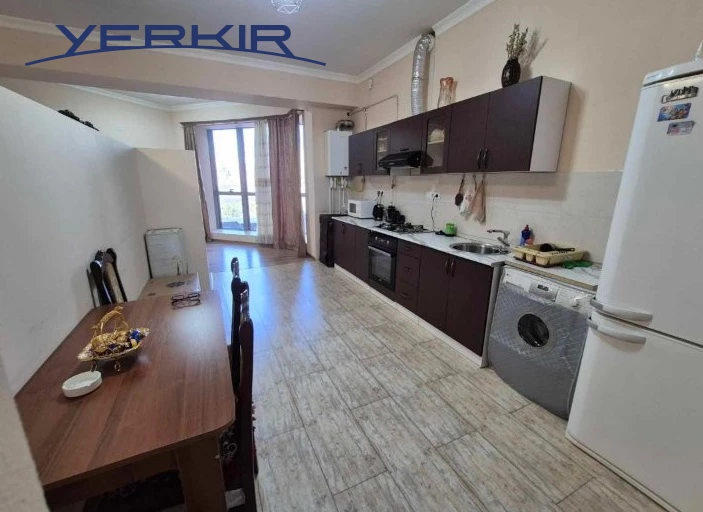 Apartments Code: 9+3615122