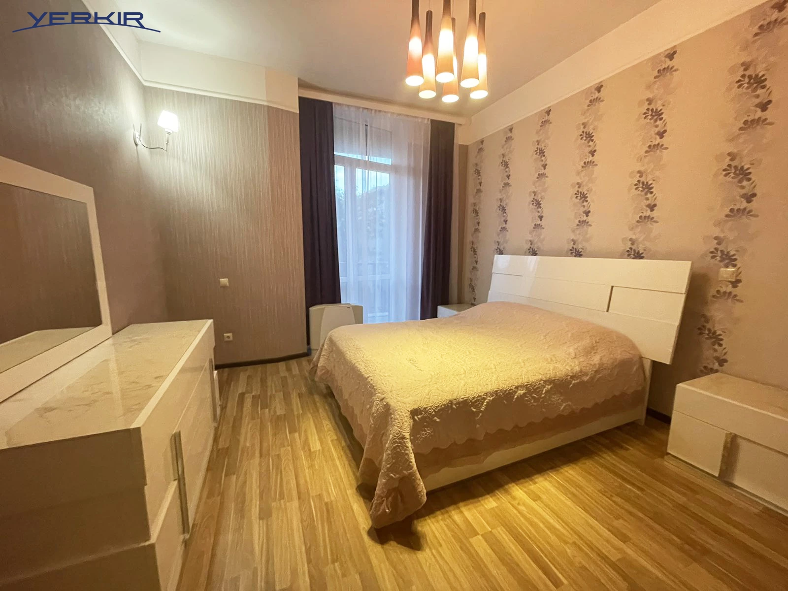 Բնակարաններ Կոդ` 5+313526