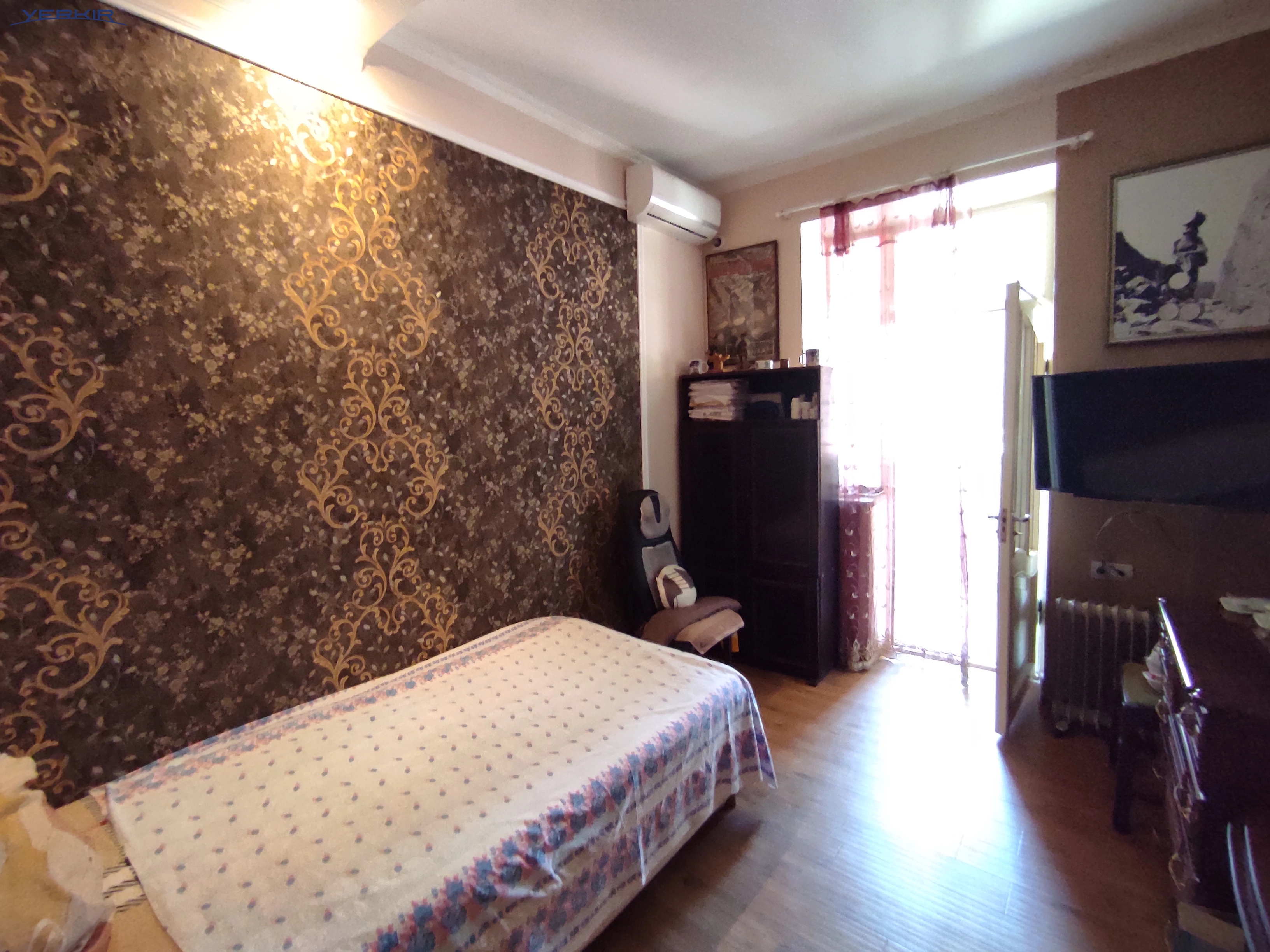 Apartments Code: 5+418055