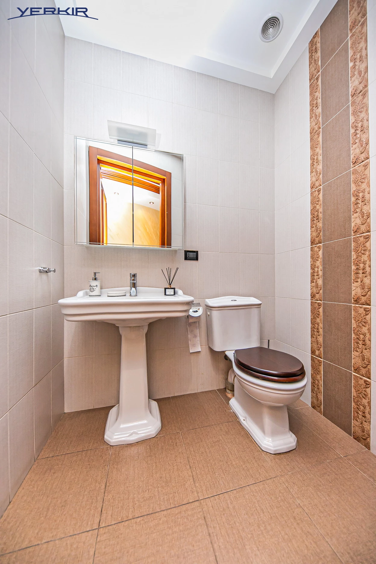 Բնակարաններ Կոդ` 5+418185