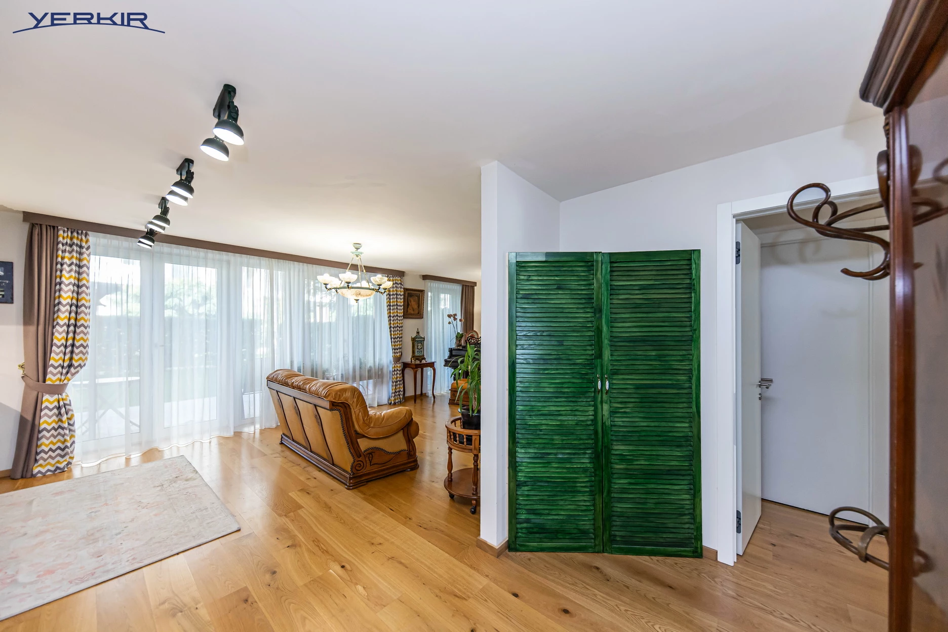 Apartments Code: 10+414072