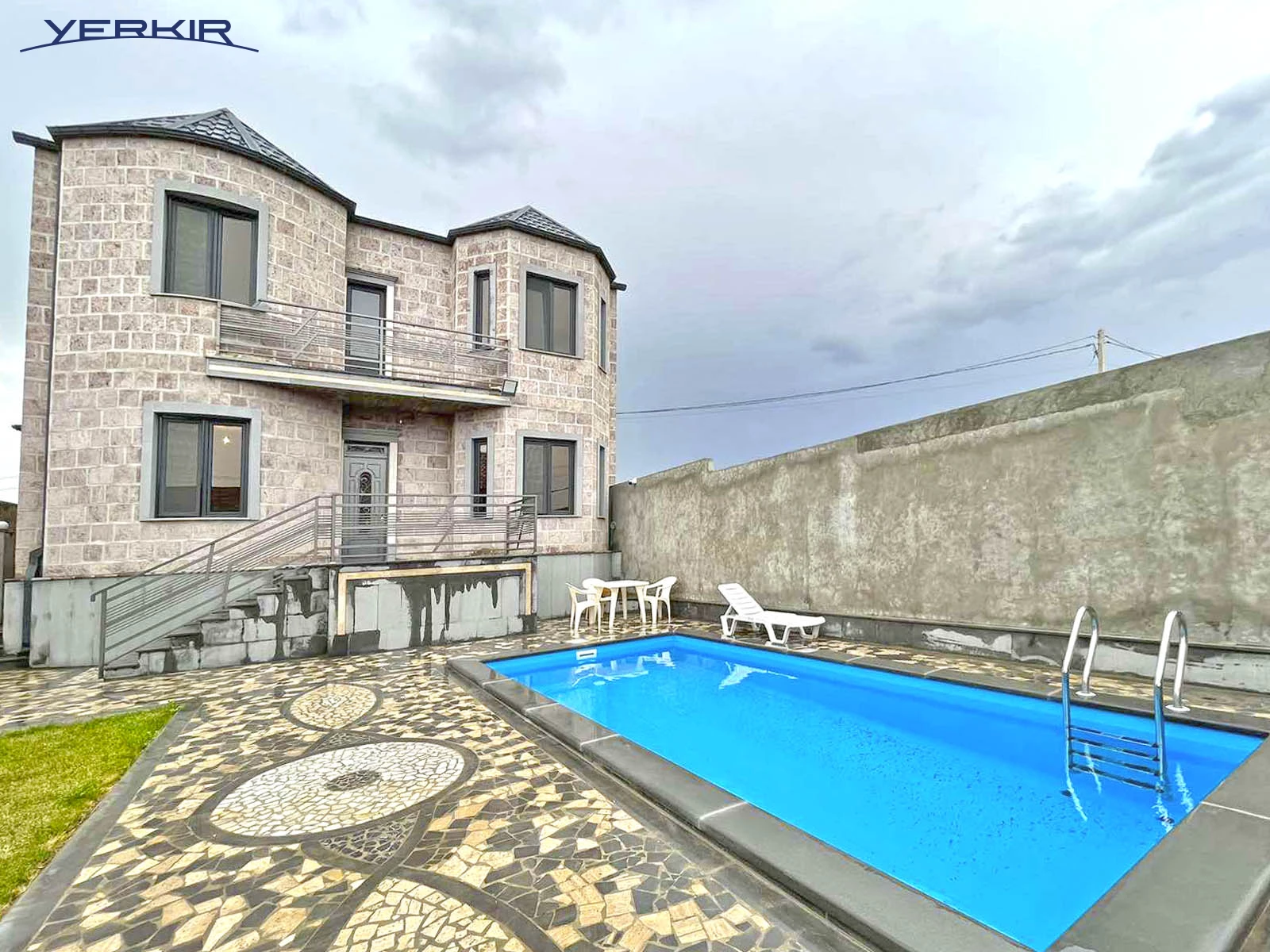 Houses Code: 3+511059