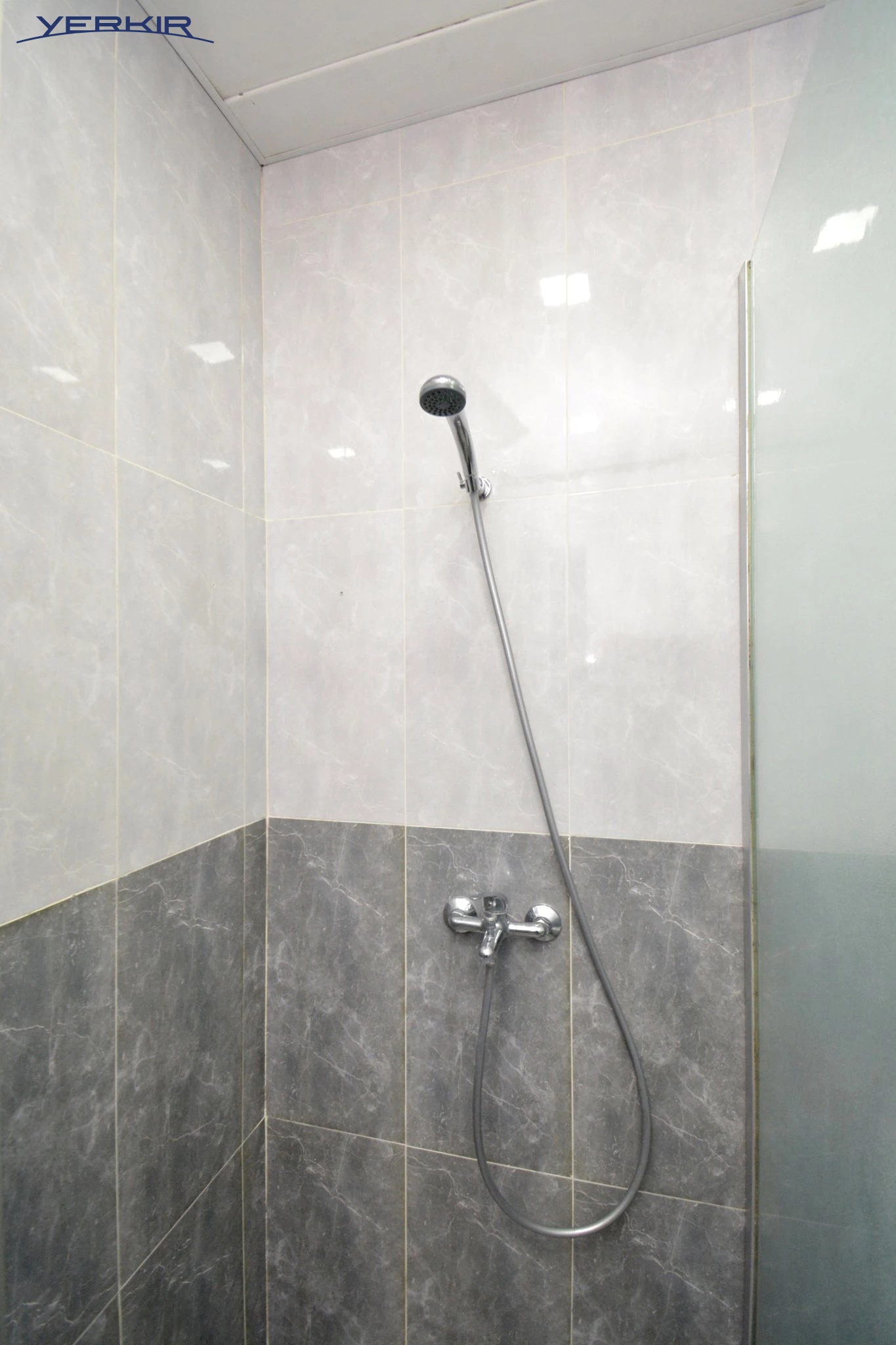 Apartments Code: 9+218265