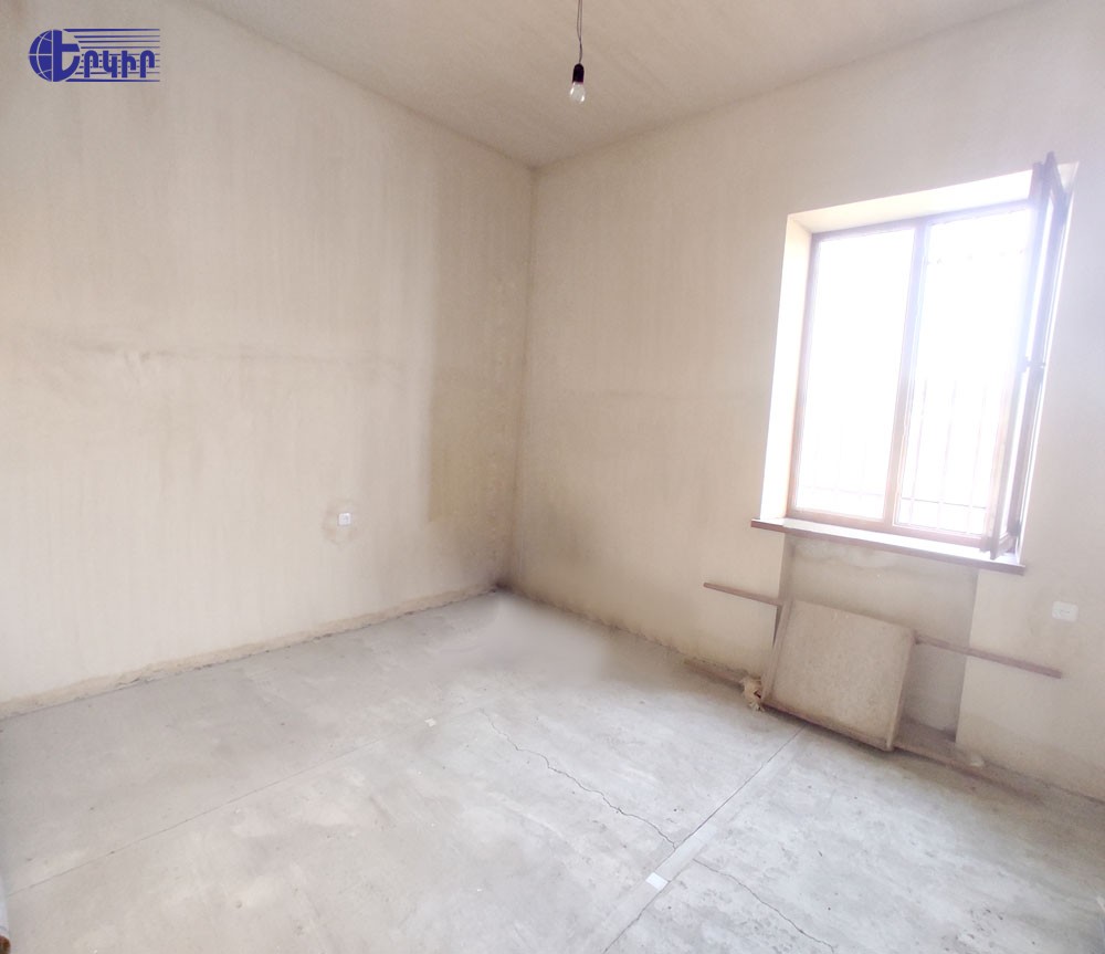 Houses Code: 3+502970