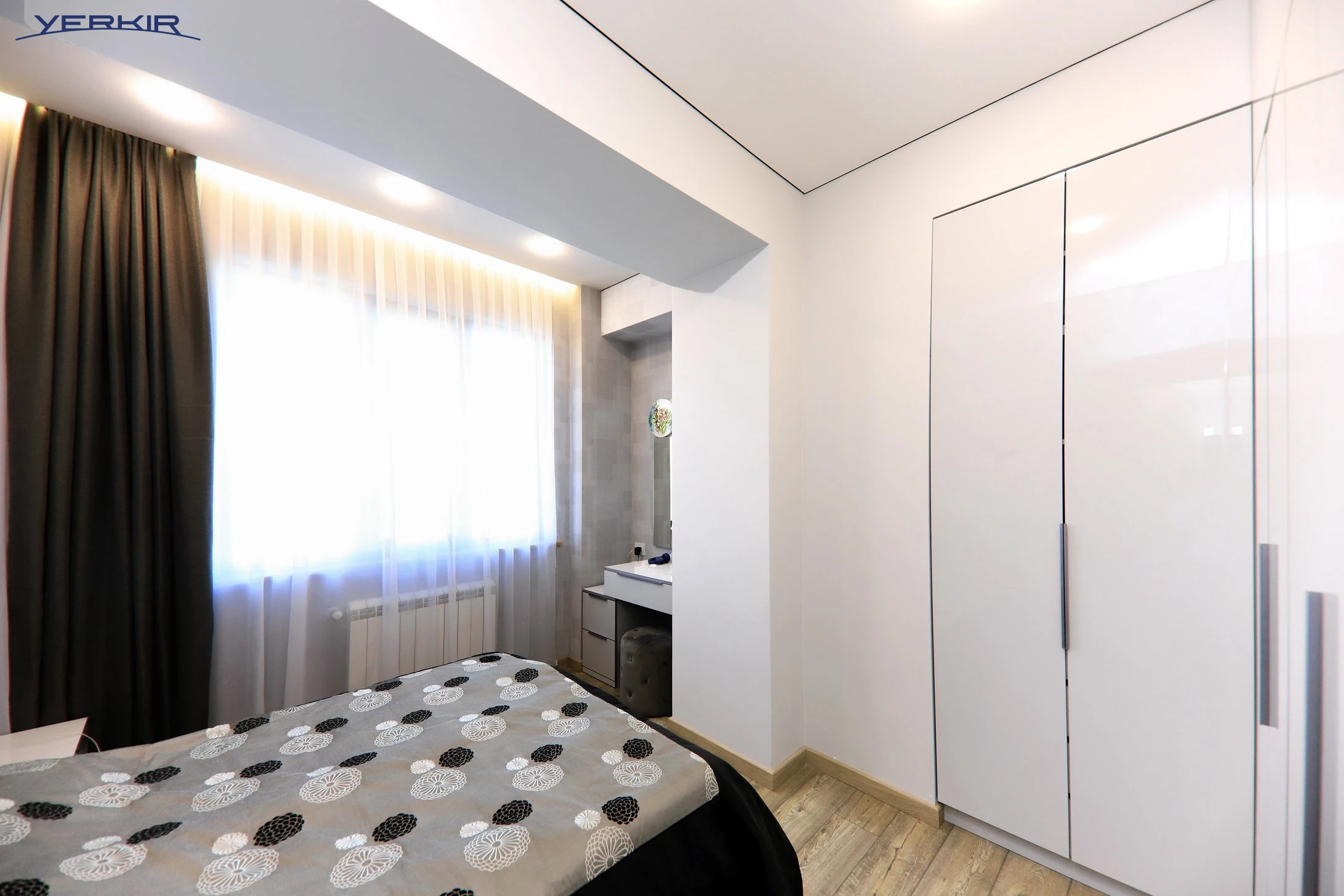 Apartments Code: 9+4161020