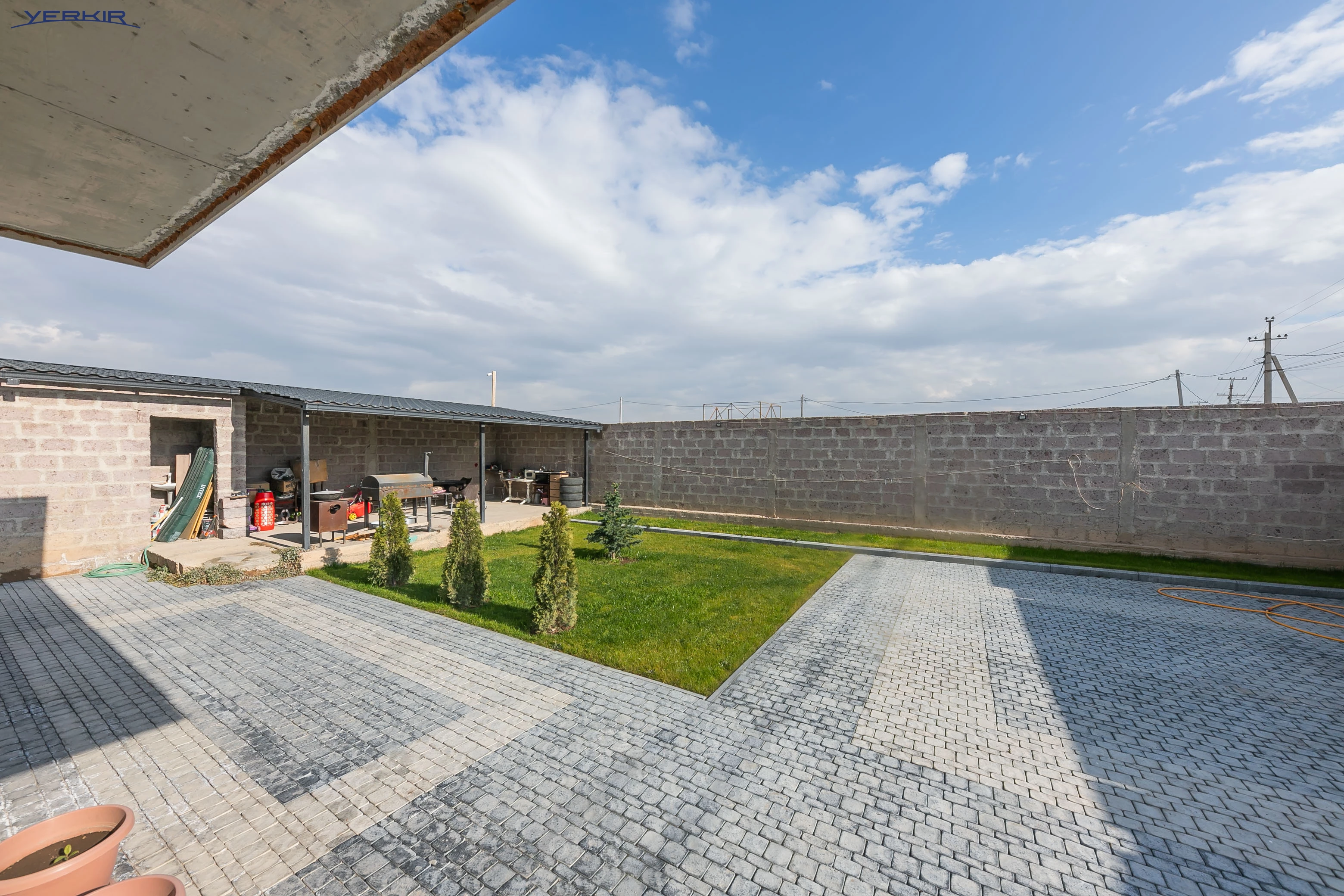 Առանձնատներ Կոդ` 10+521157