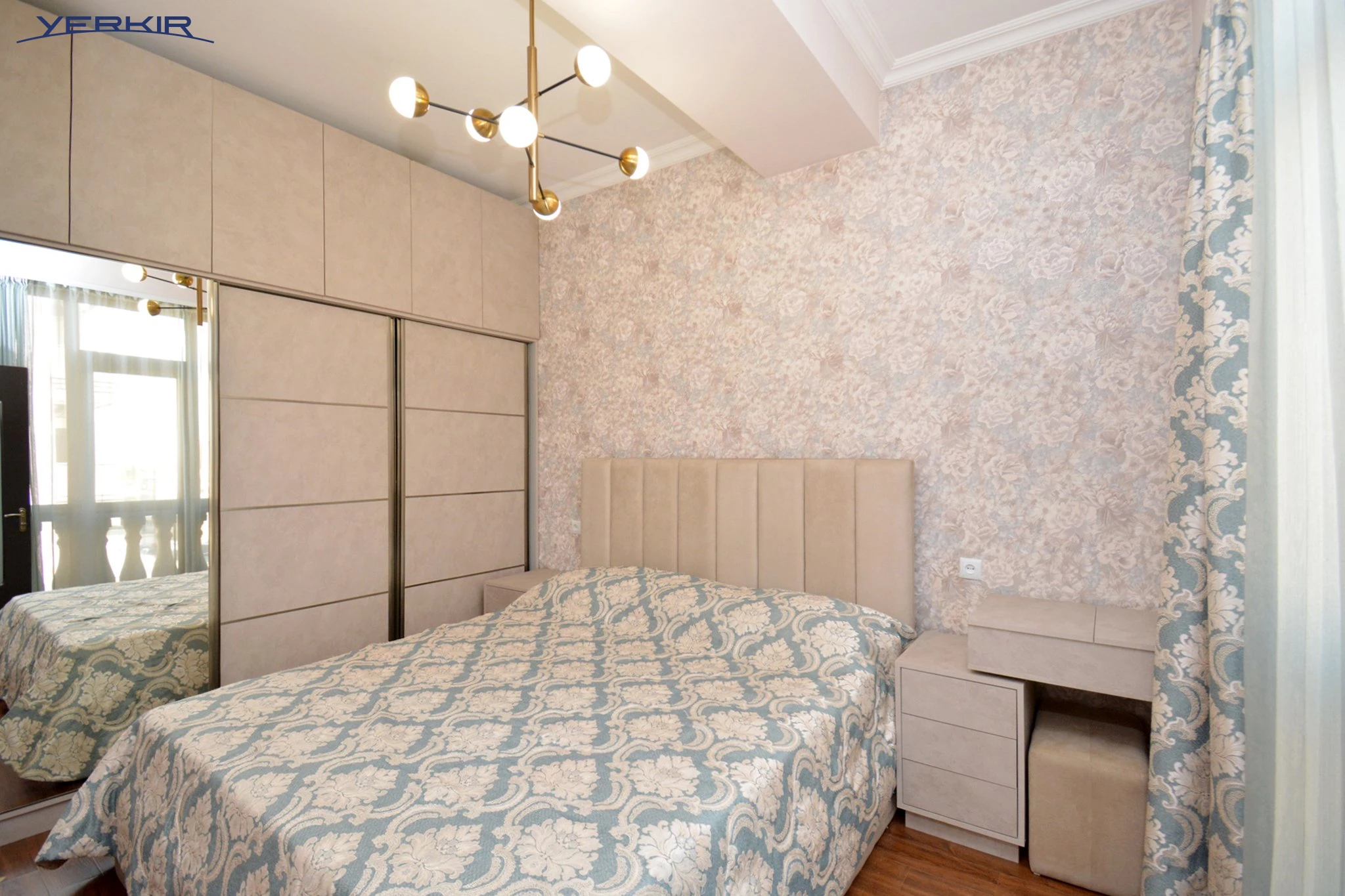 Apartments Code: 9+218265