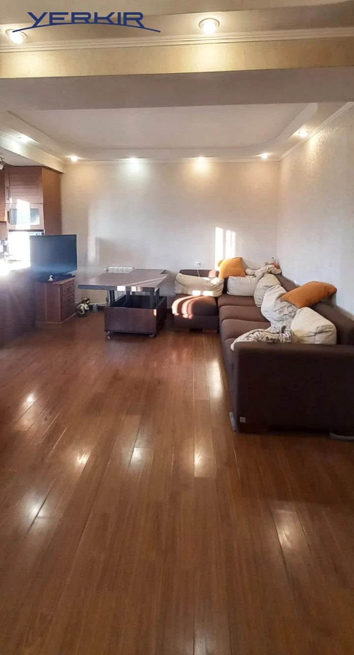 Apartments Code: 10+2731676