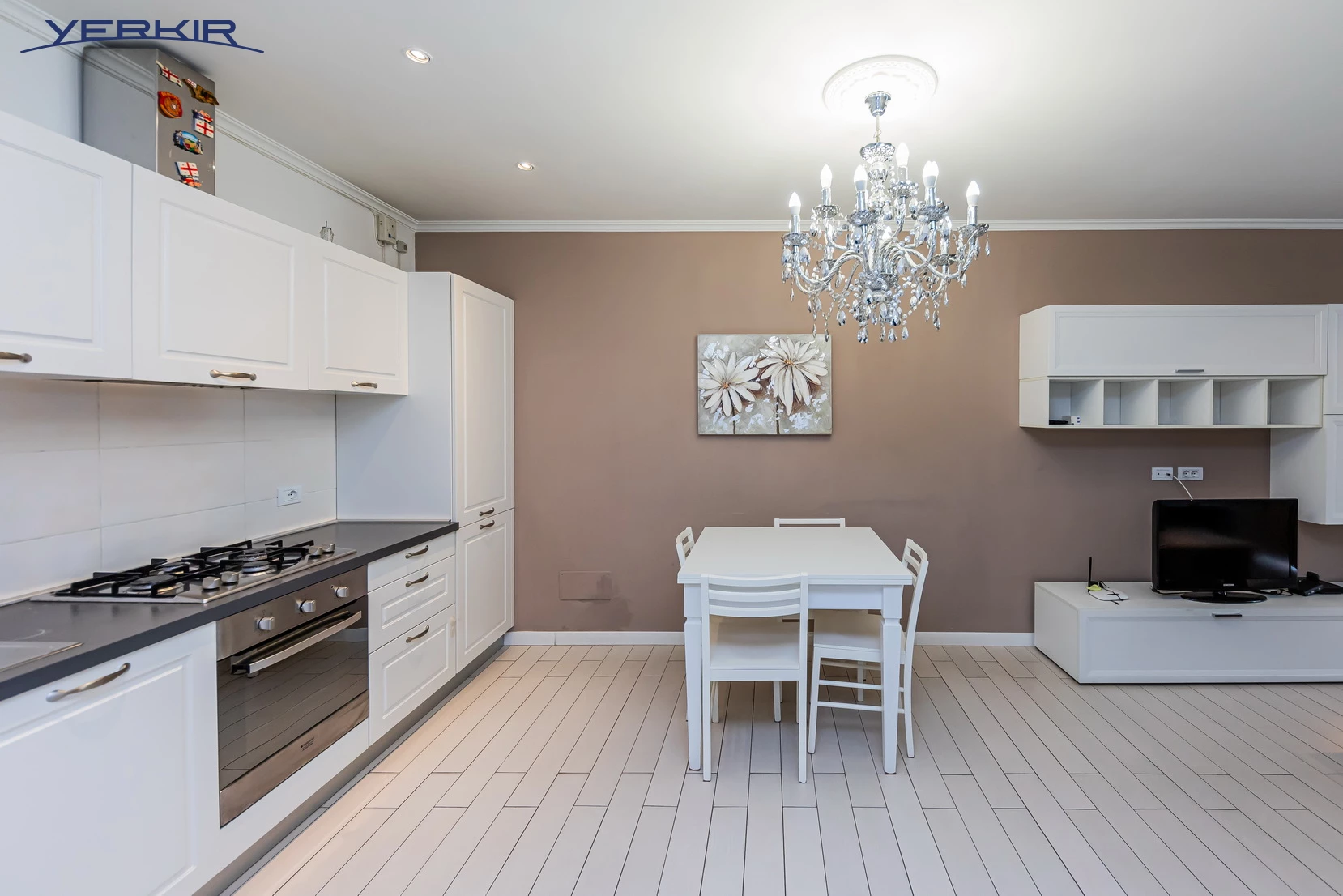 Apartments Code: 5+217211