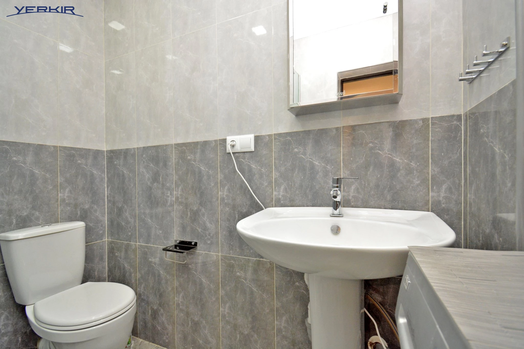 Apartments Code: 9+218265