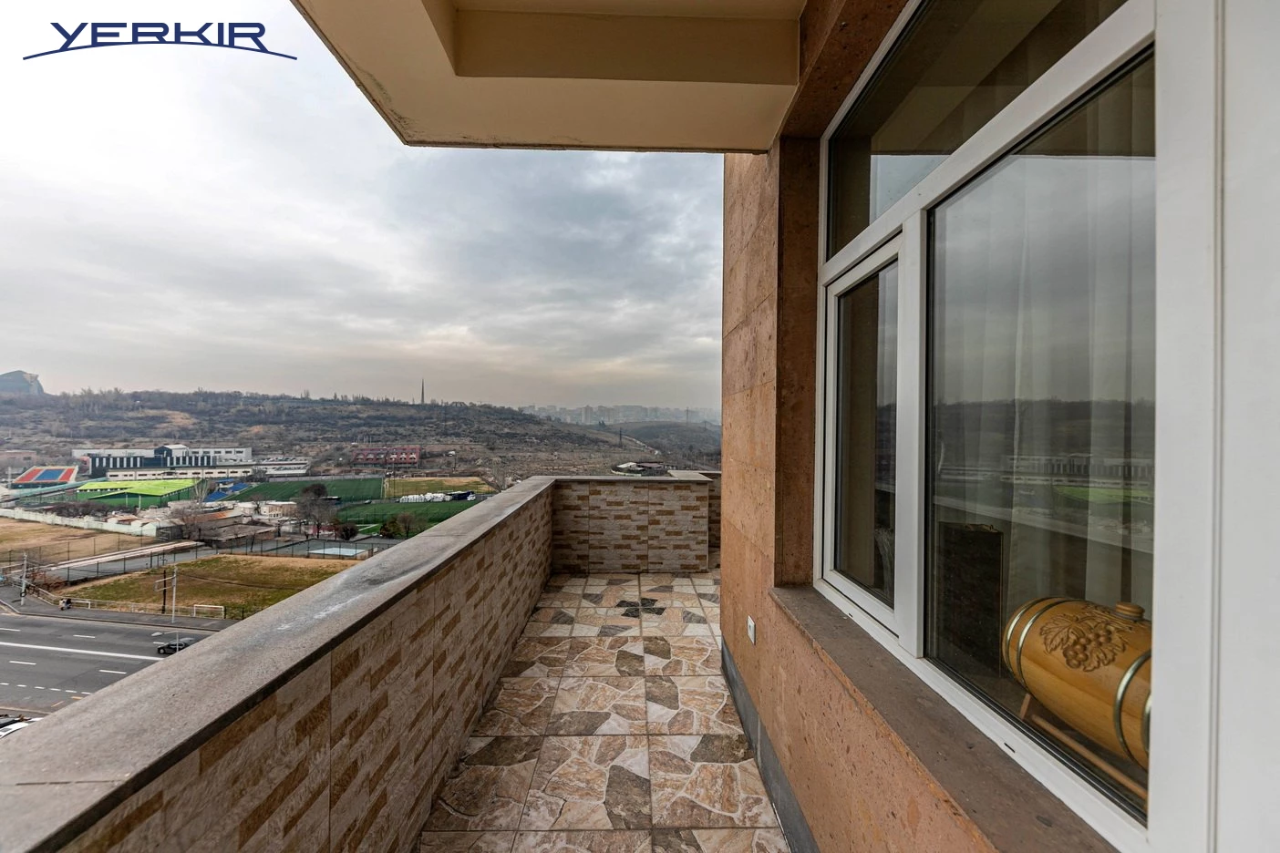 Apartments Code: 9+3558715