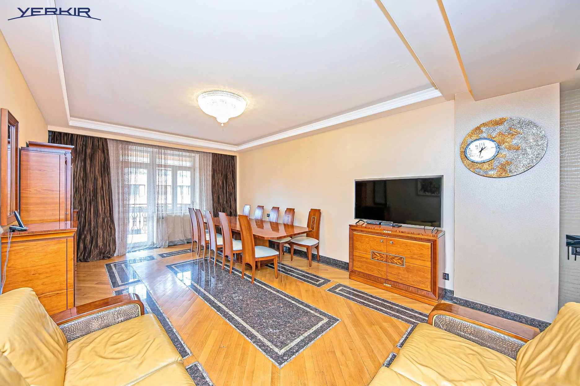 Apartments Code: 5+317840