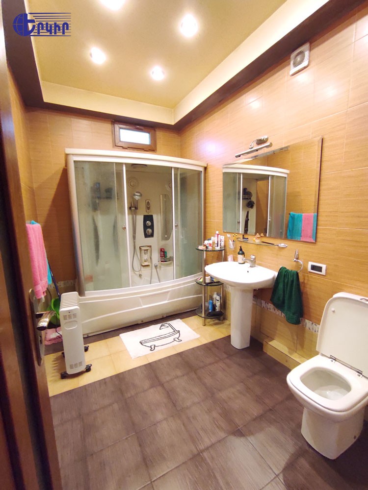 Apartments Code: 5+802768