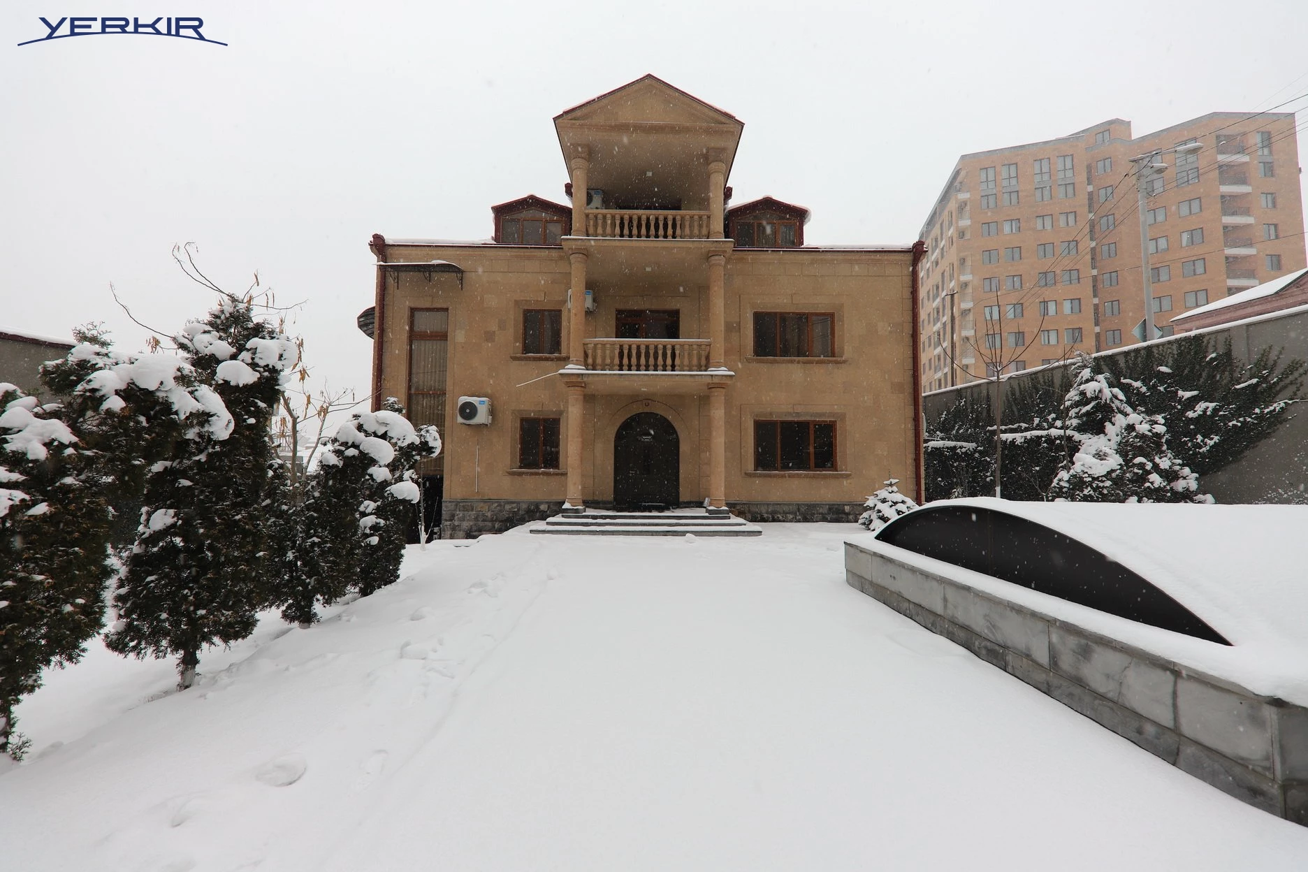 Առանձնատներ Կոդ` 9+515526