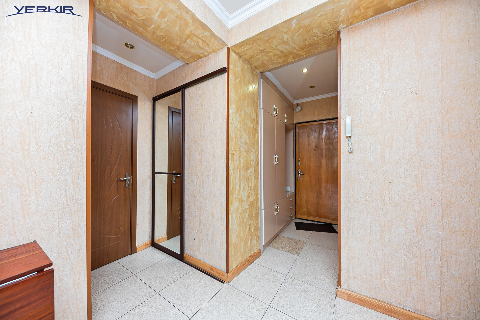 Բնակարաններ Կոդ` 5+218964