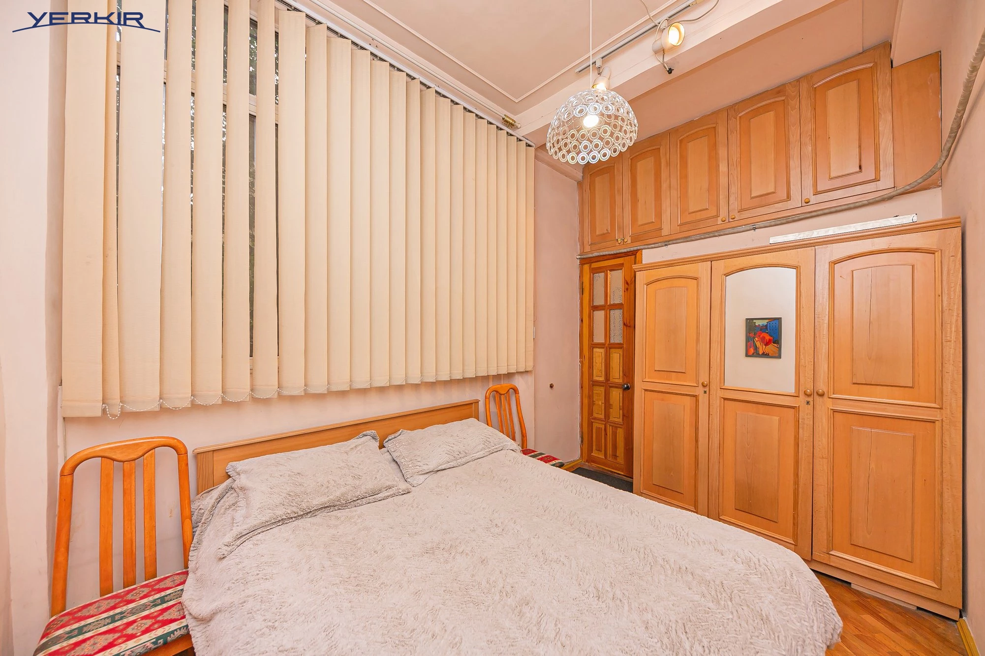 Apartments Code: 8+218992