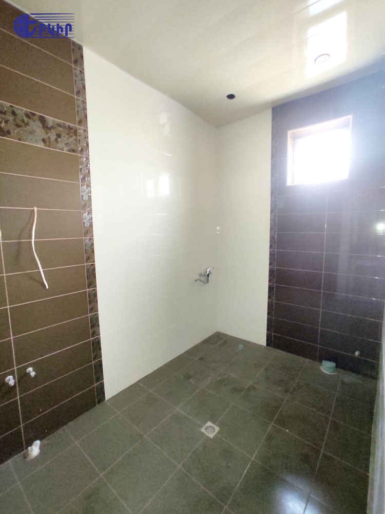 Houses Code: 3+502970