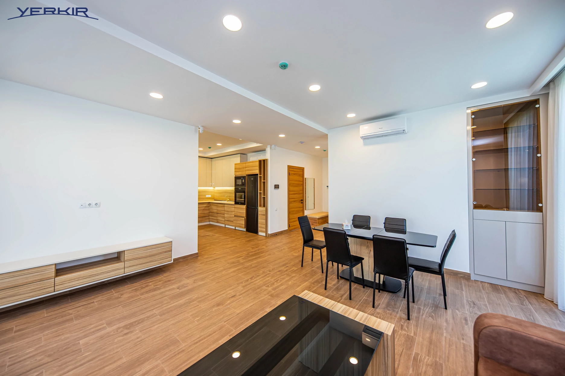 Առանձնատներ Կոդ` 5+513737