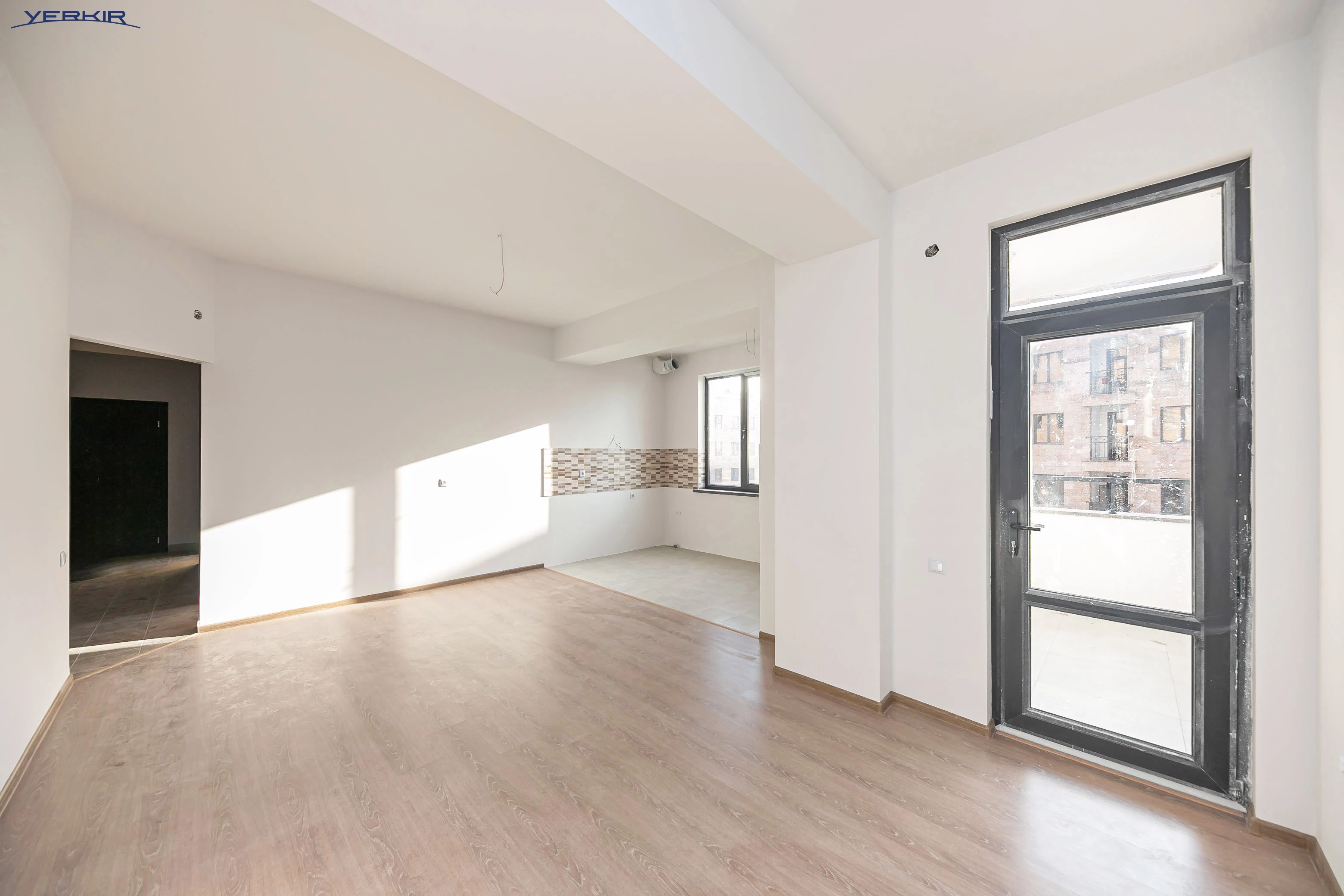 Apartments Code: 10+421651