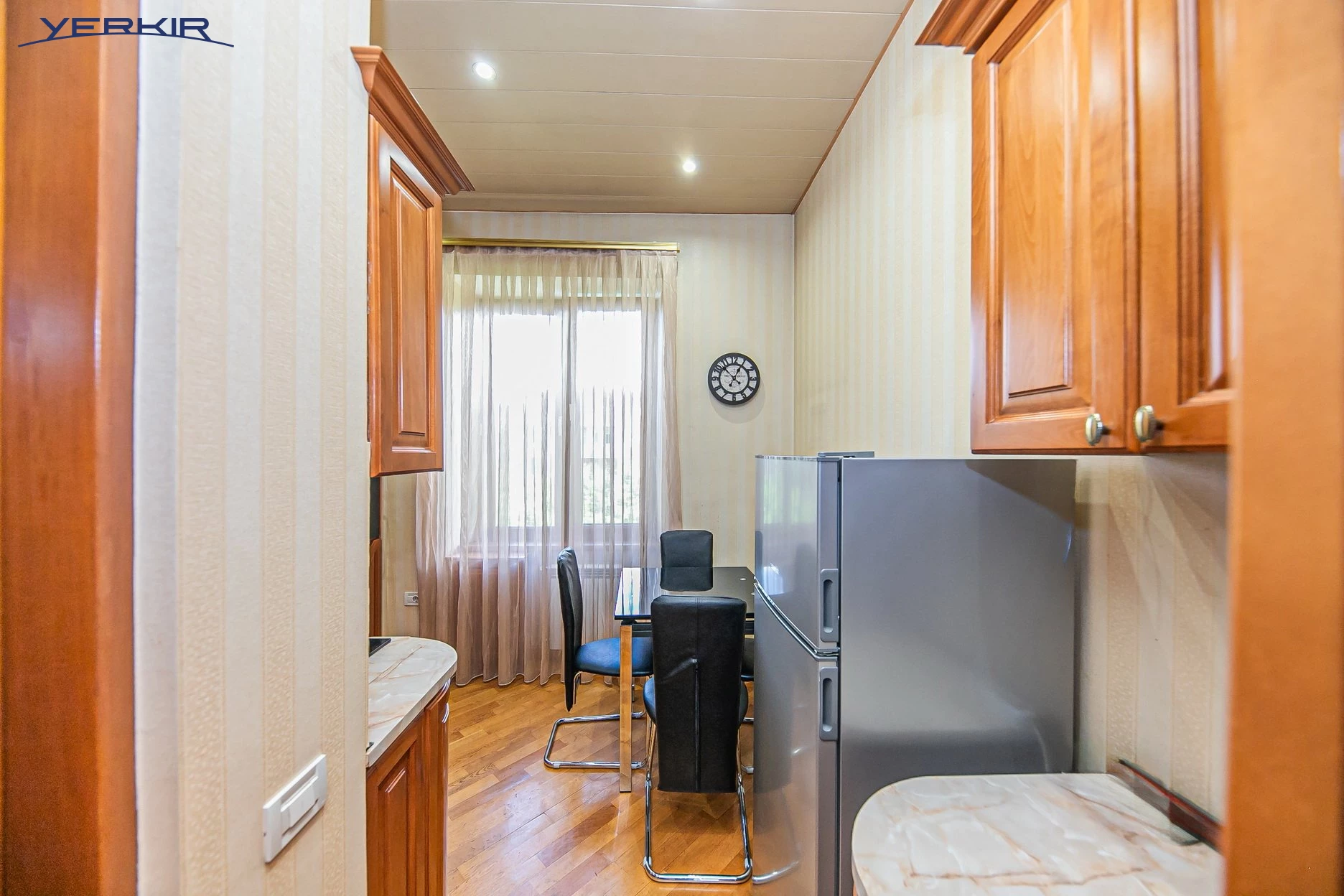 Բնակարաններ Կոդ` 9+217995