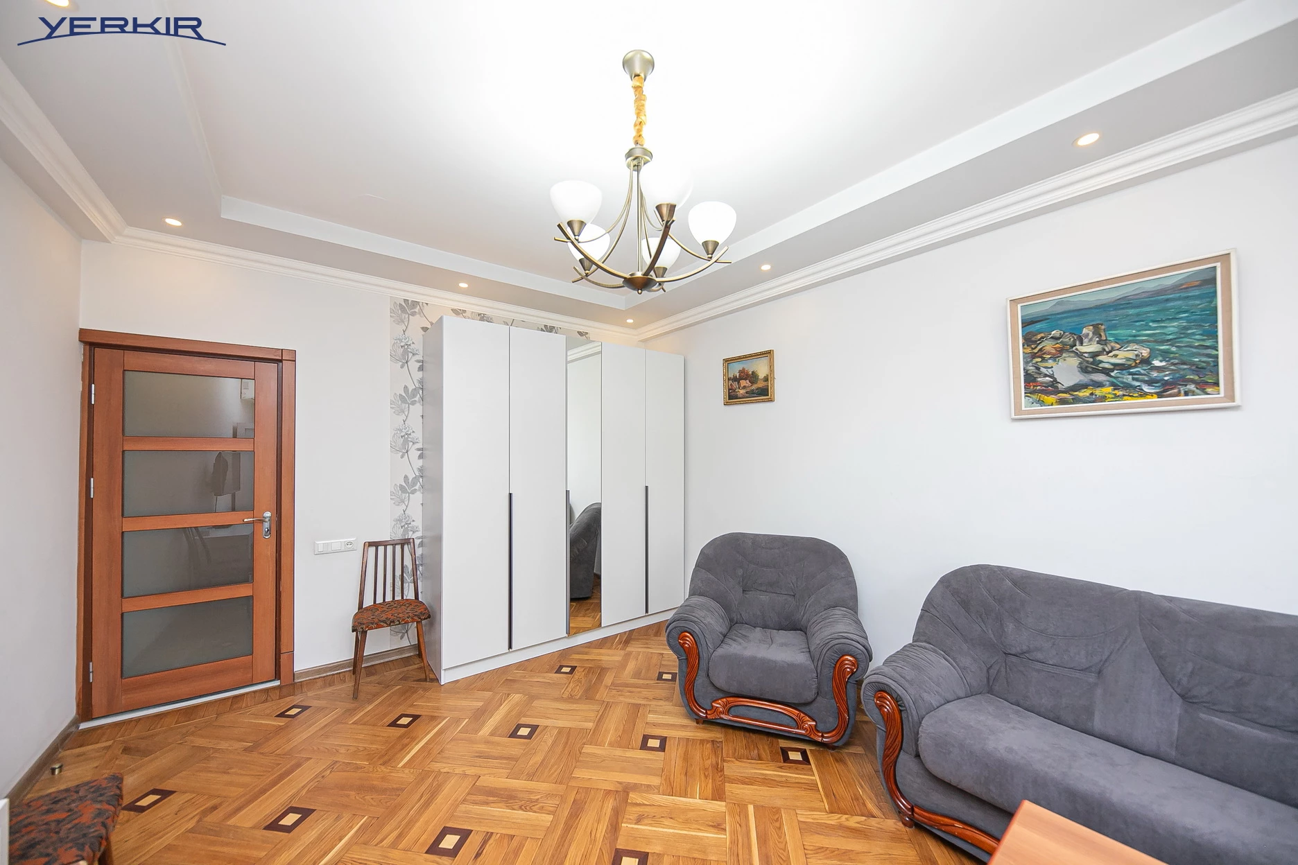 Բնակարաններ Կոդ` 5+118135