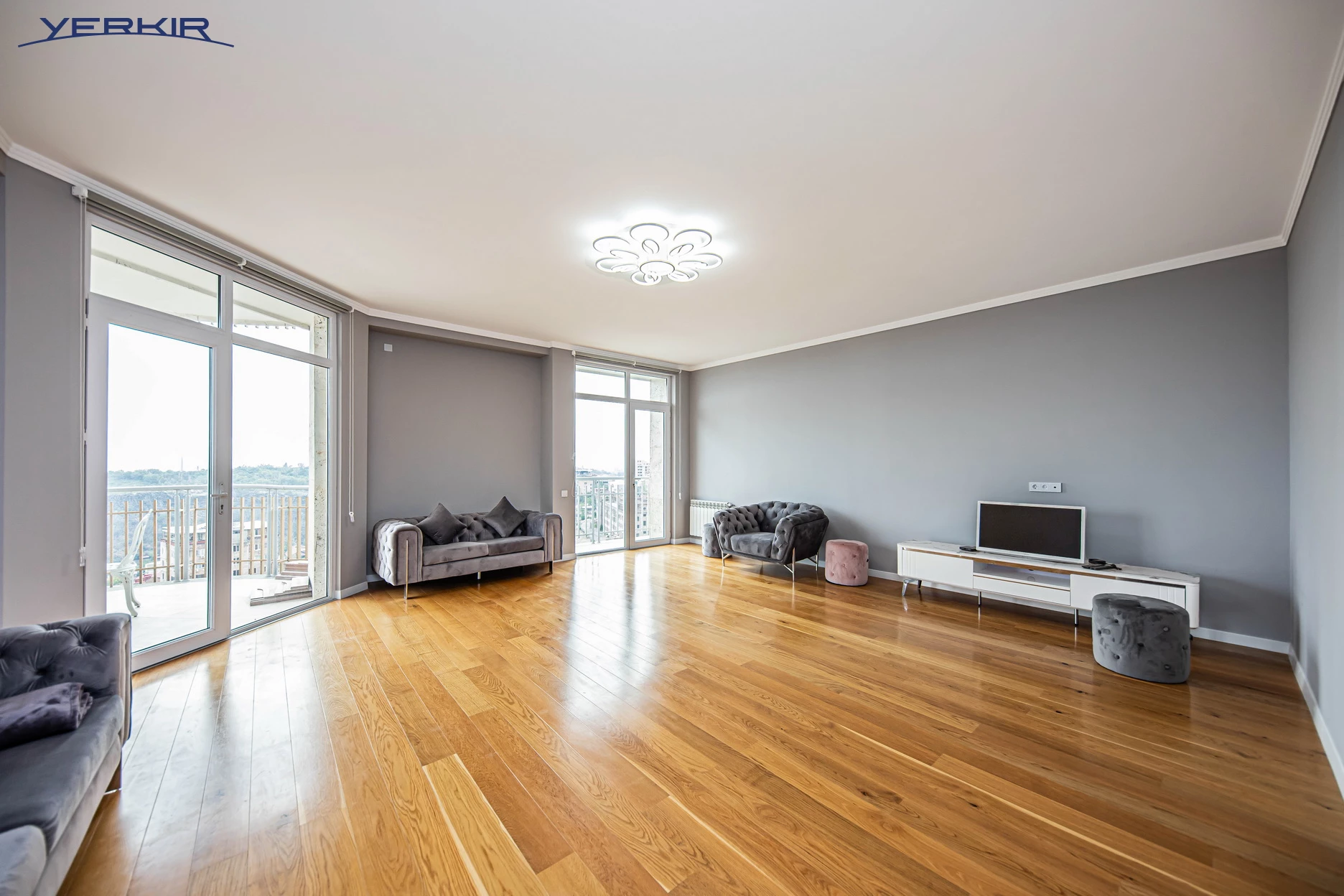 Բնակարաններ Կոդ` 5+313070