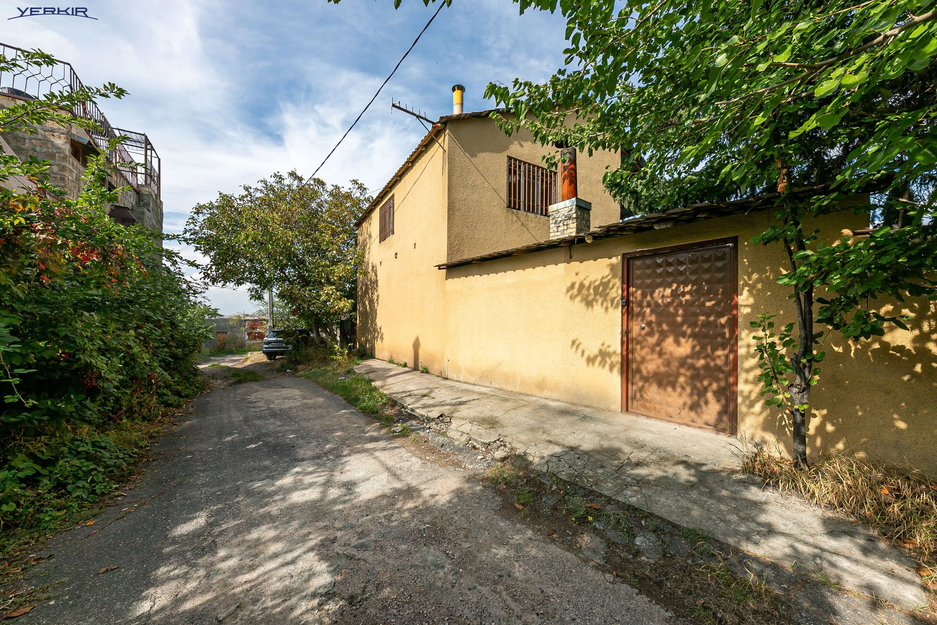 Houses Code: 2+520123