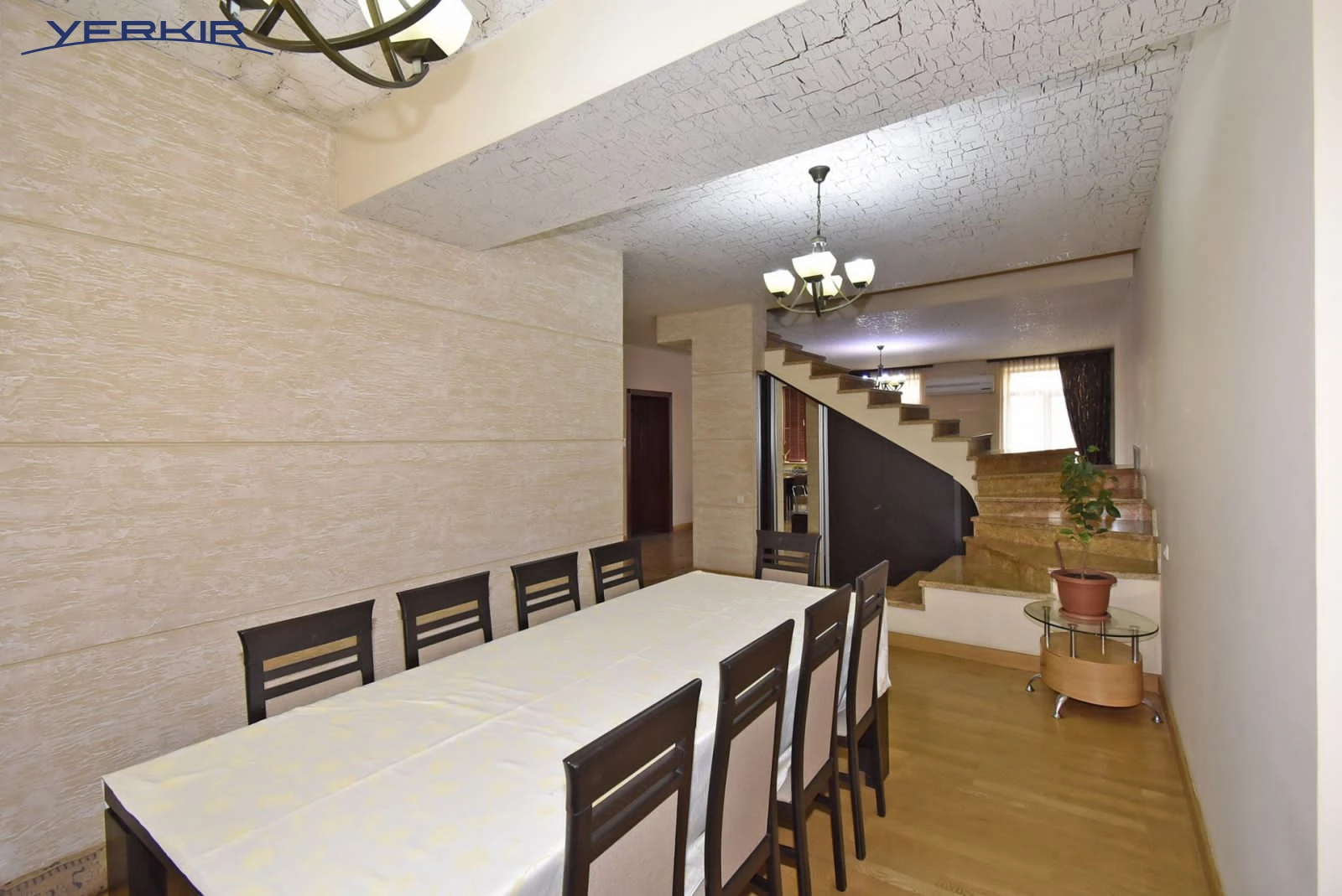 Apartments Code: 3+815120