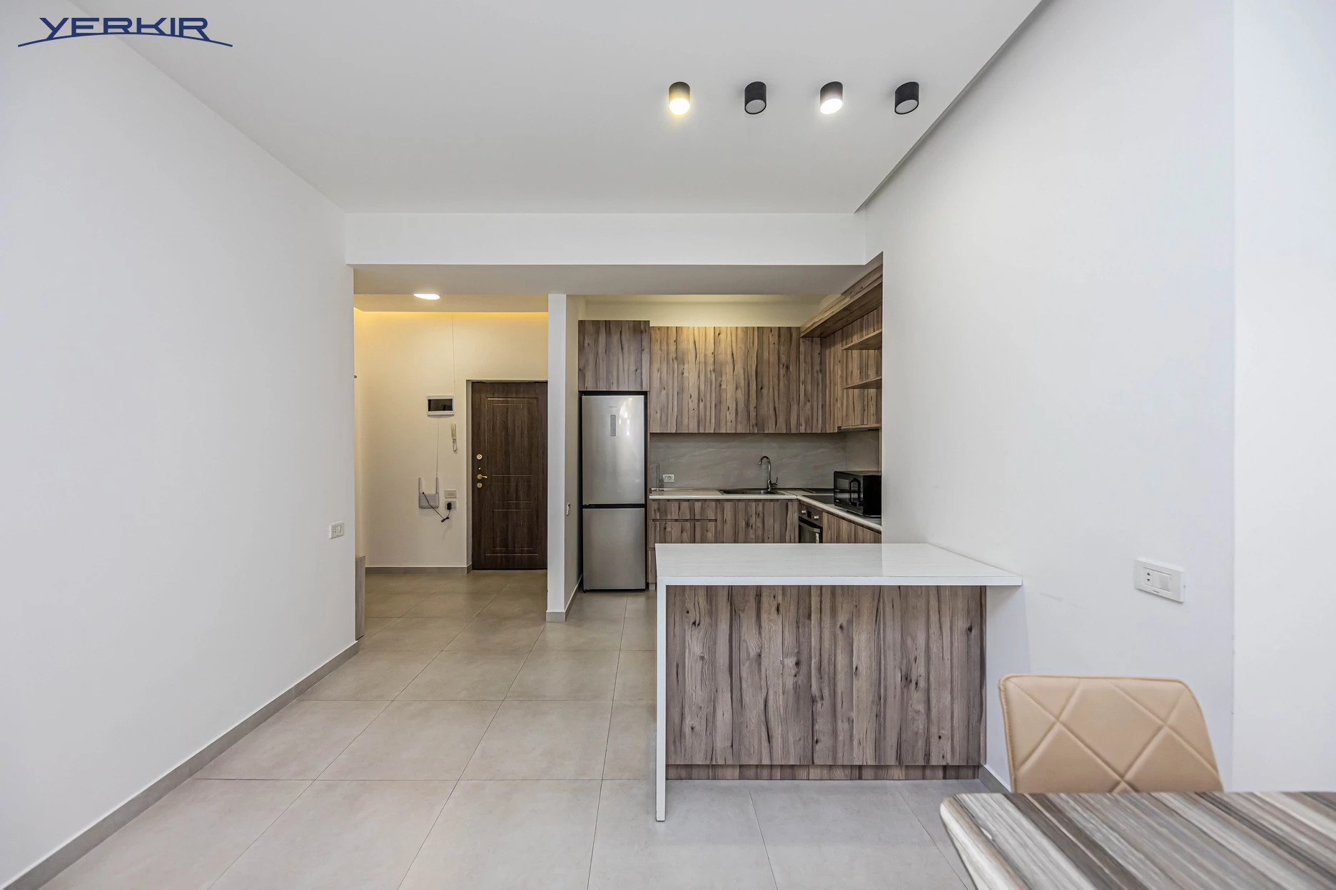 Apartments Code: d+5+214817