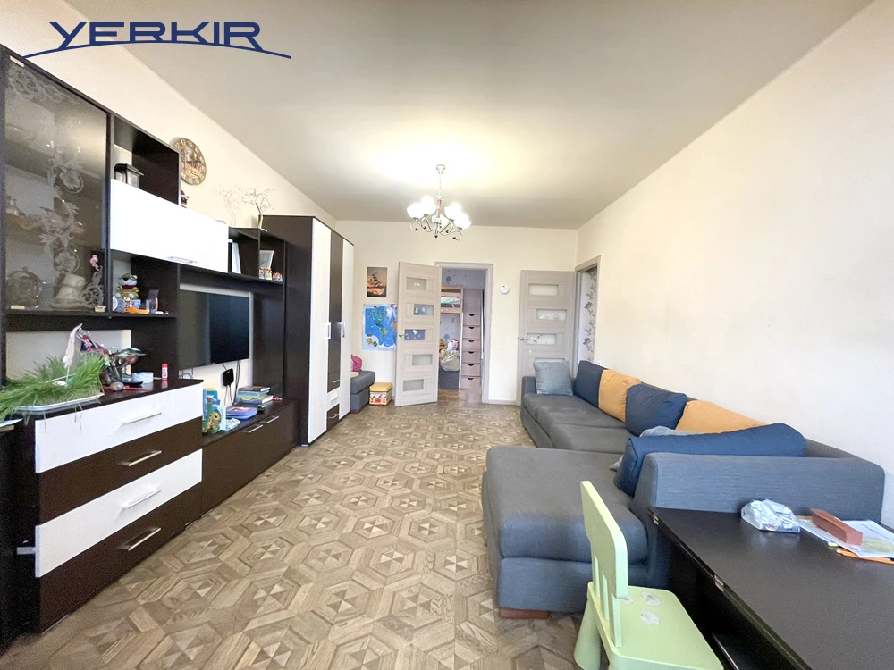 Բնակարաններ Կոդ` 5+217215