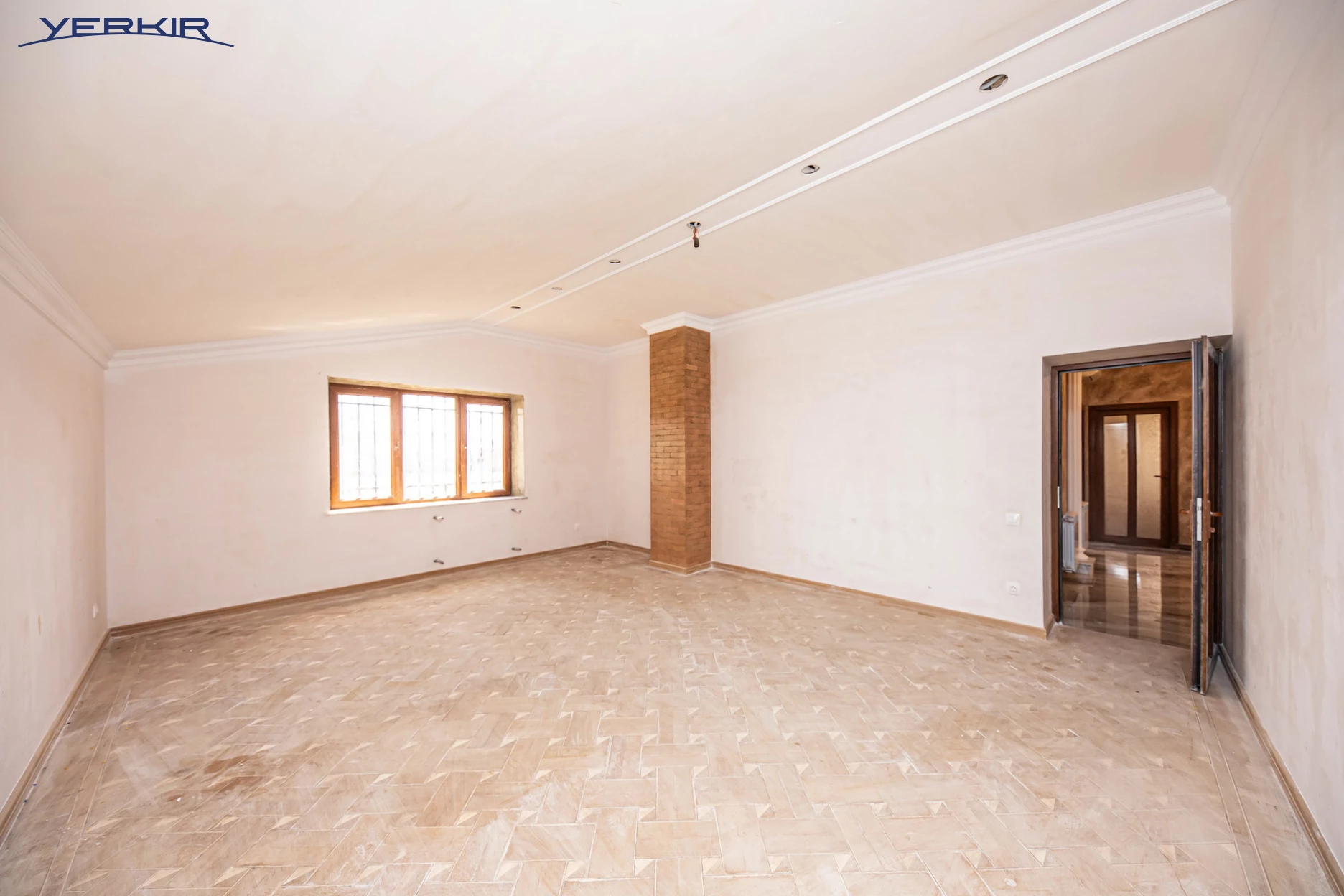 Առանձնատներ Կոդ` 10+512660