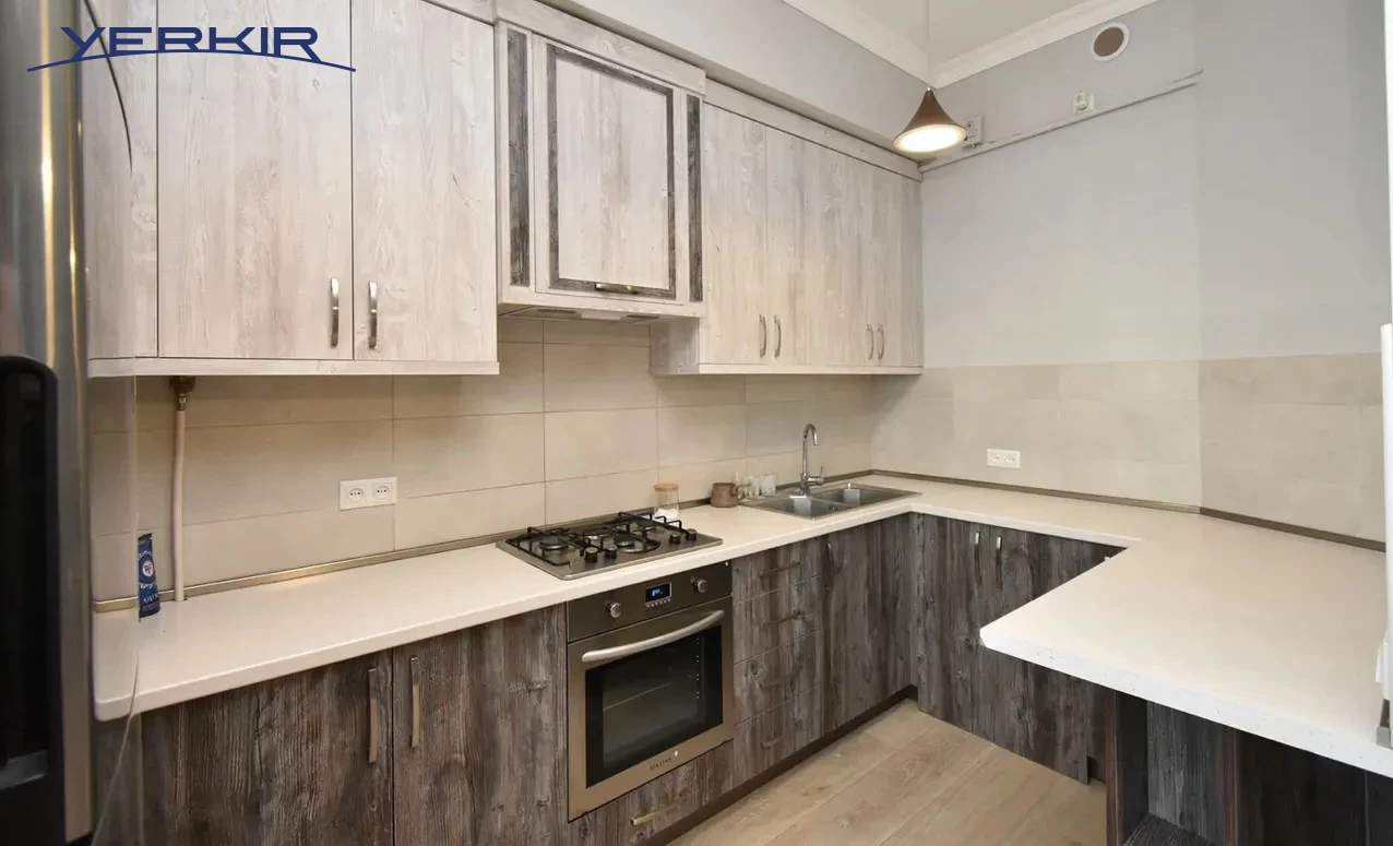 Apartments Code: 9+218348