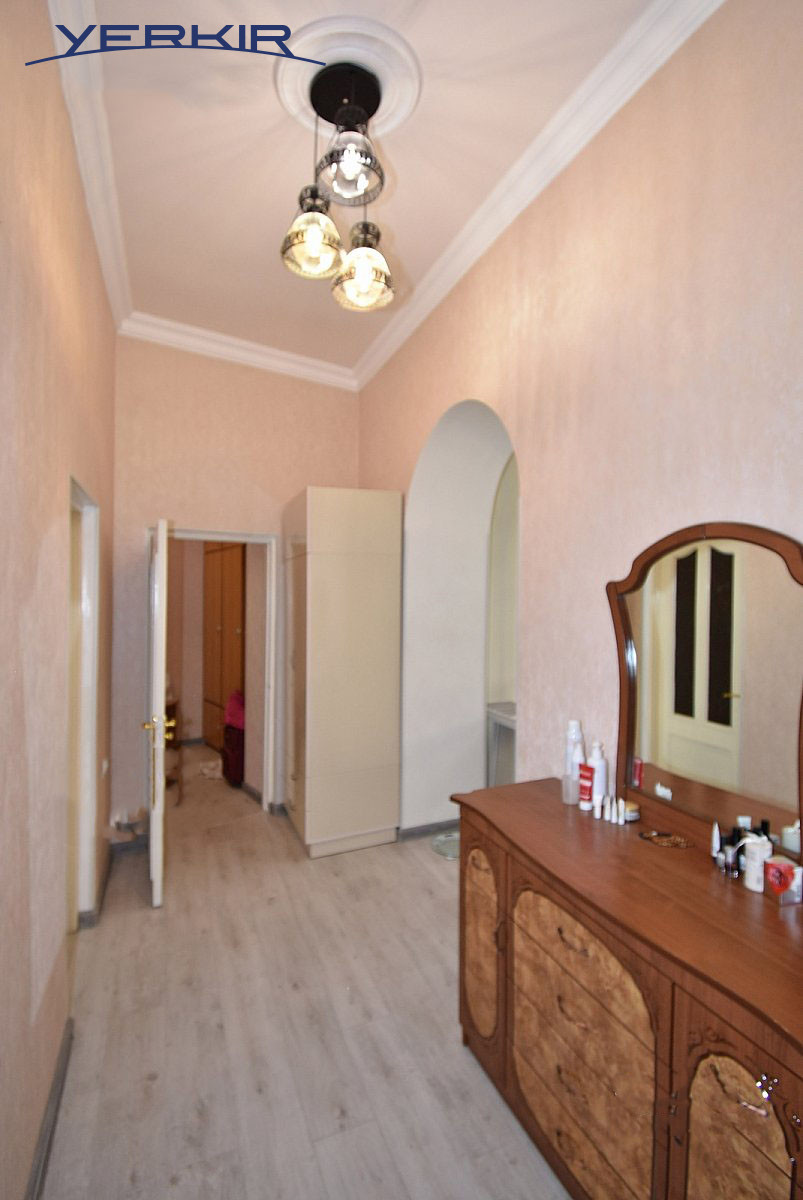 Apartments Code: 5+2627425