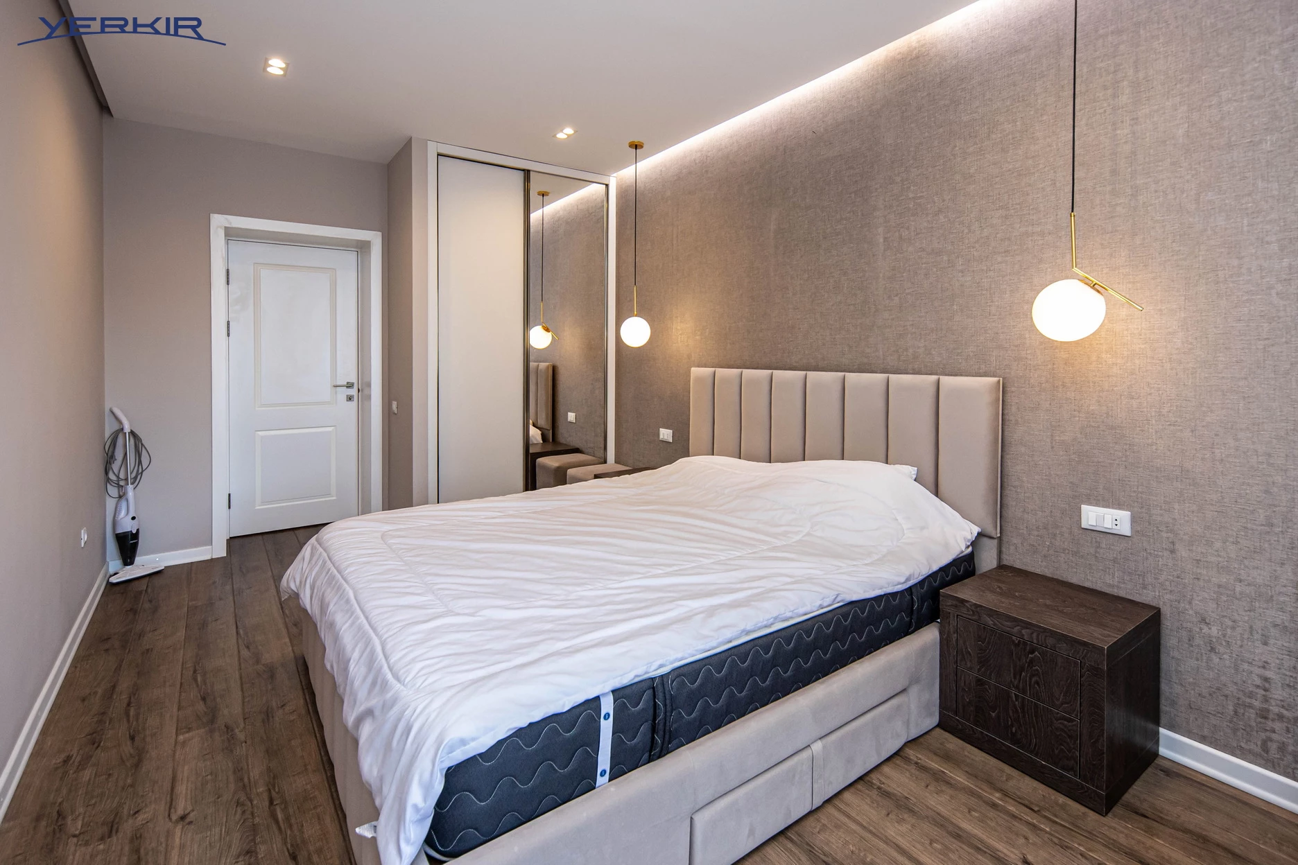 Apartments Code: 5+212098