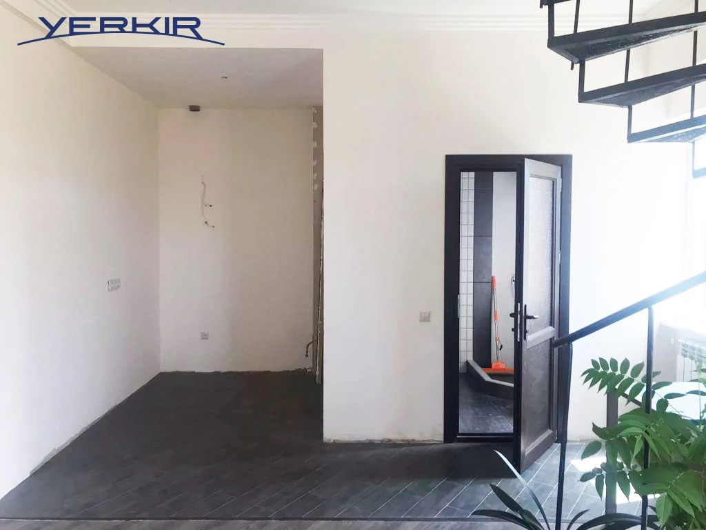 Առանձնատներ Կոդ` 5+50093