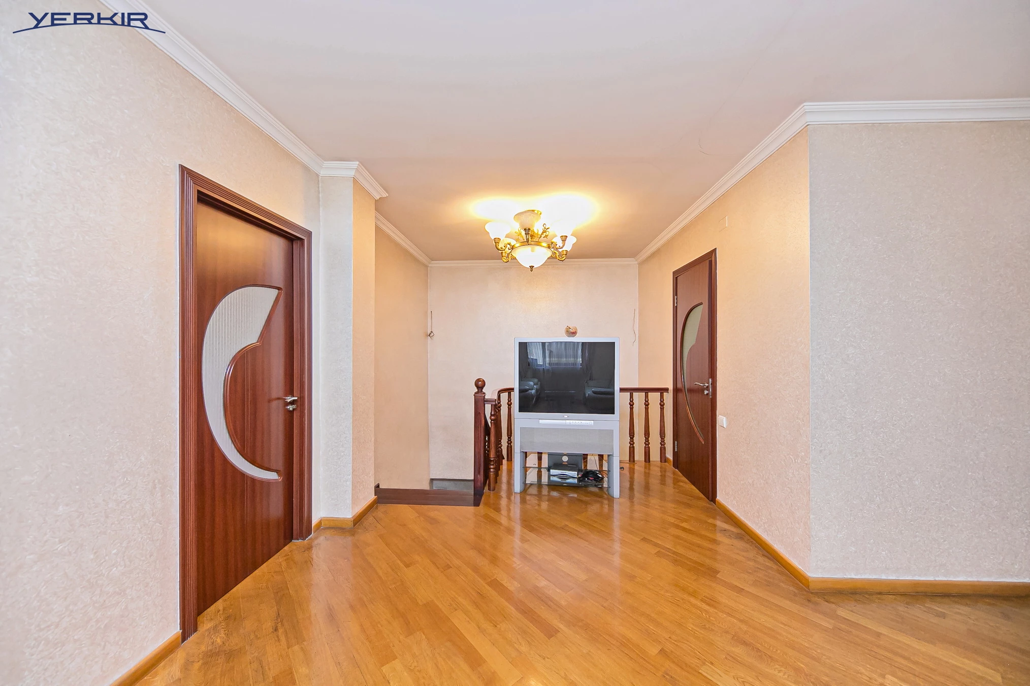 Apartments Code: 10+418505