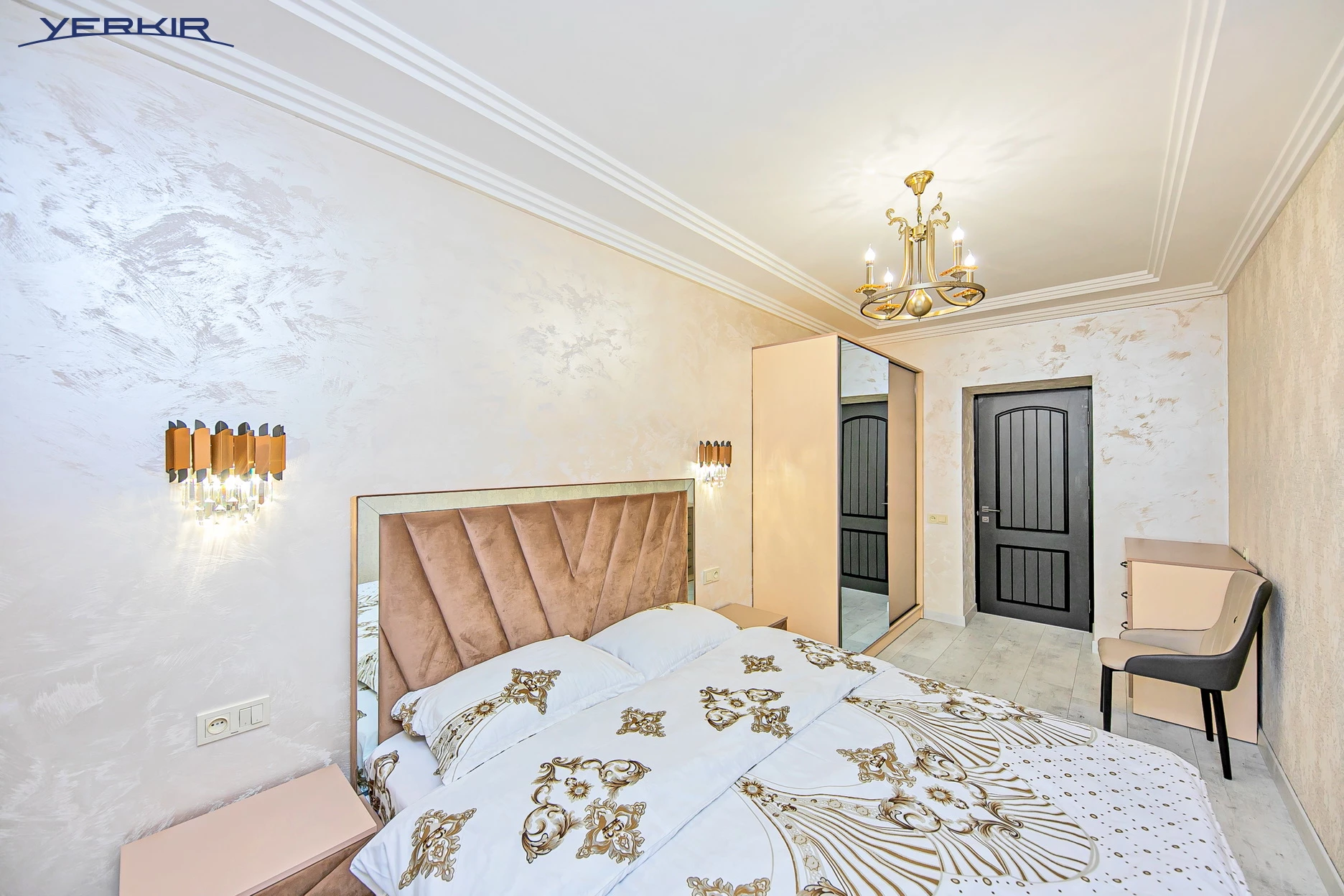 Apartments Code: 5+218071