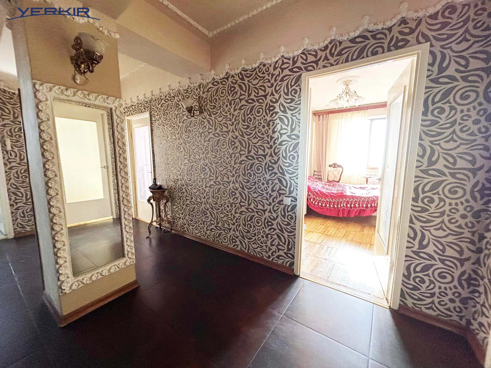 Բնակարաններ Կոդ` 10+421337