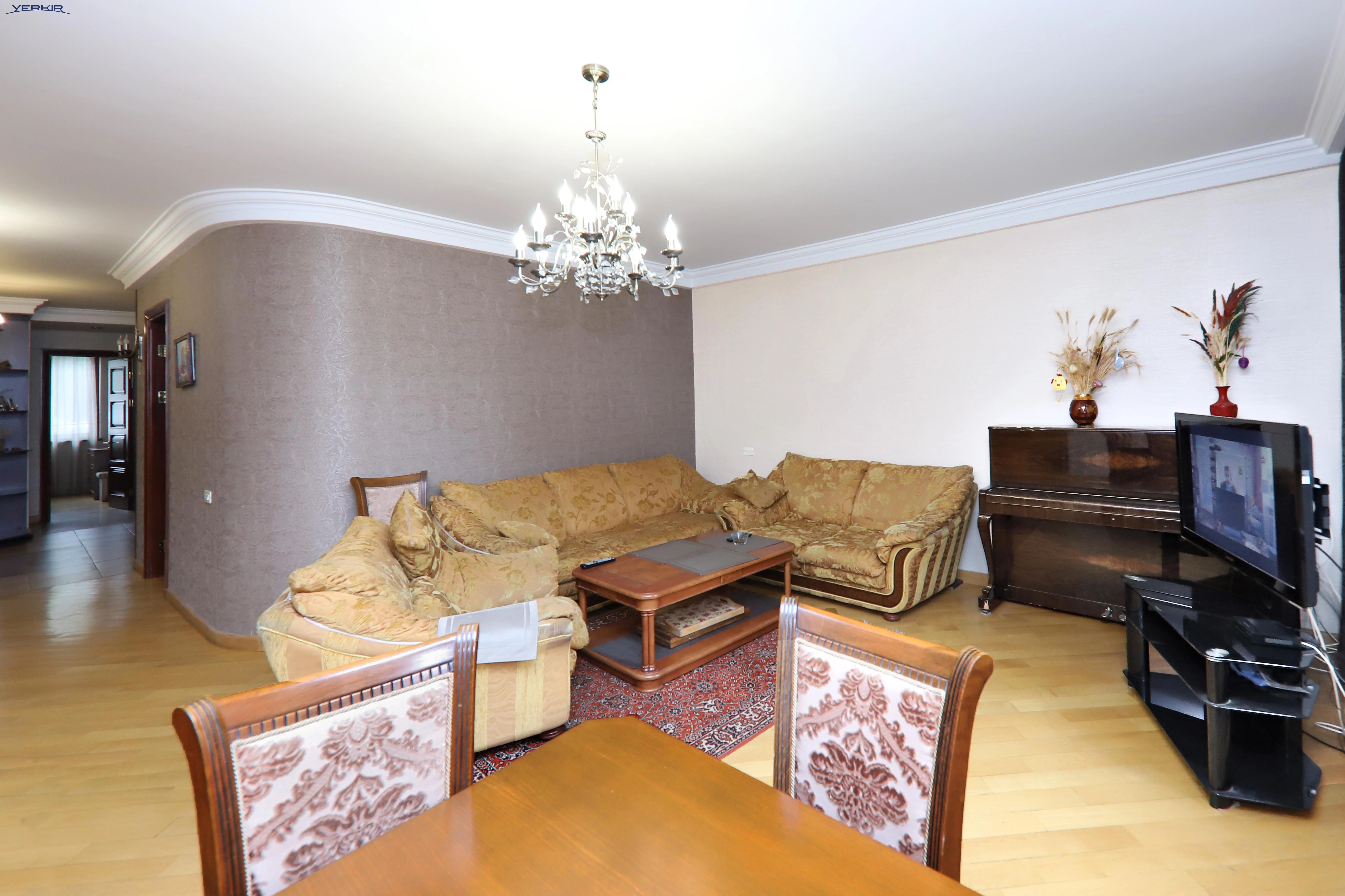 Apartments Code: 8+310572