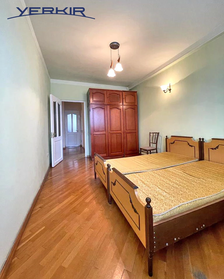 Բնակարաններ Կոդ` 4+211480