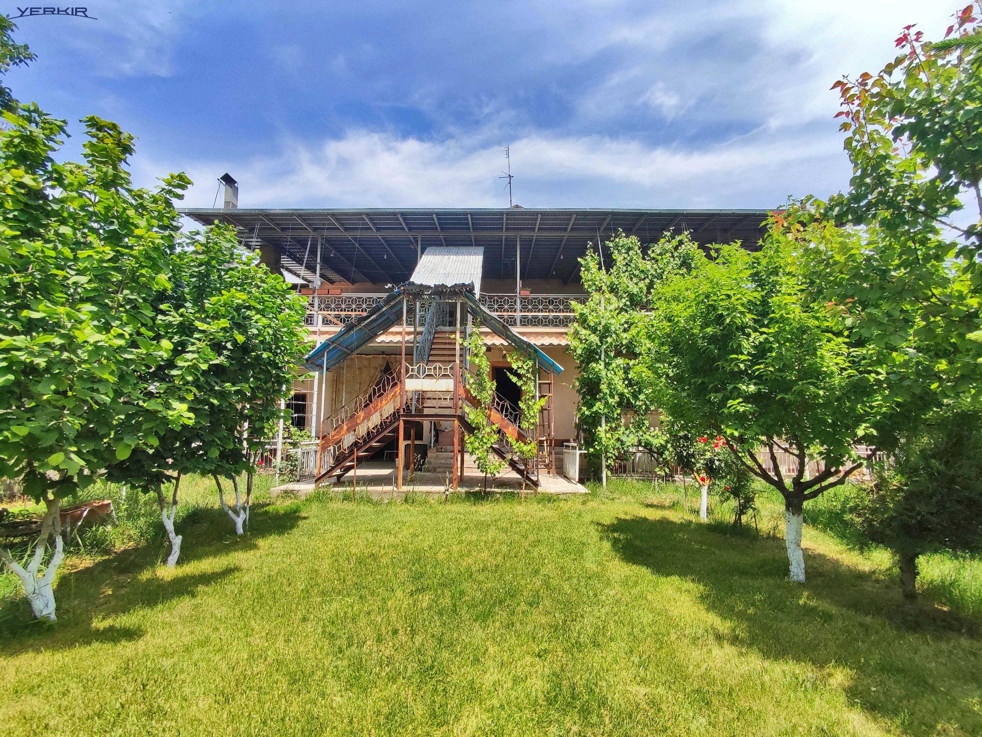 Առանձնատներ Կոդ` 4+511037