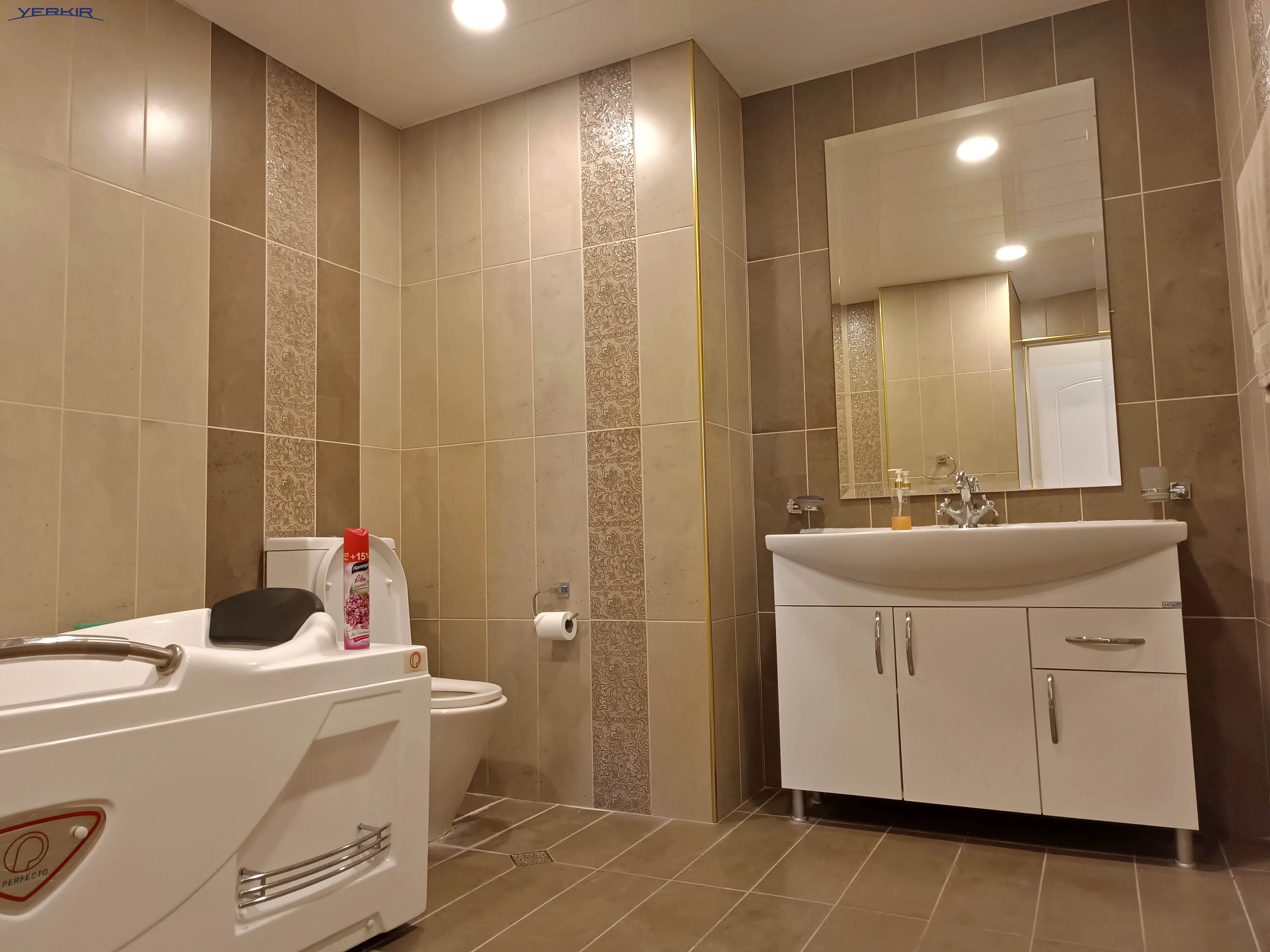 Apartments Code: 9+411224