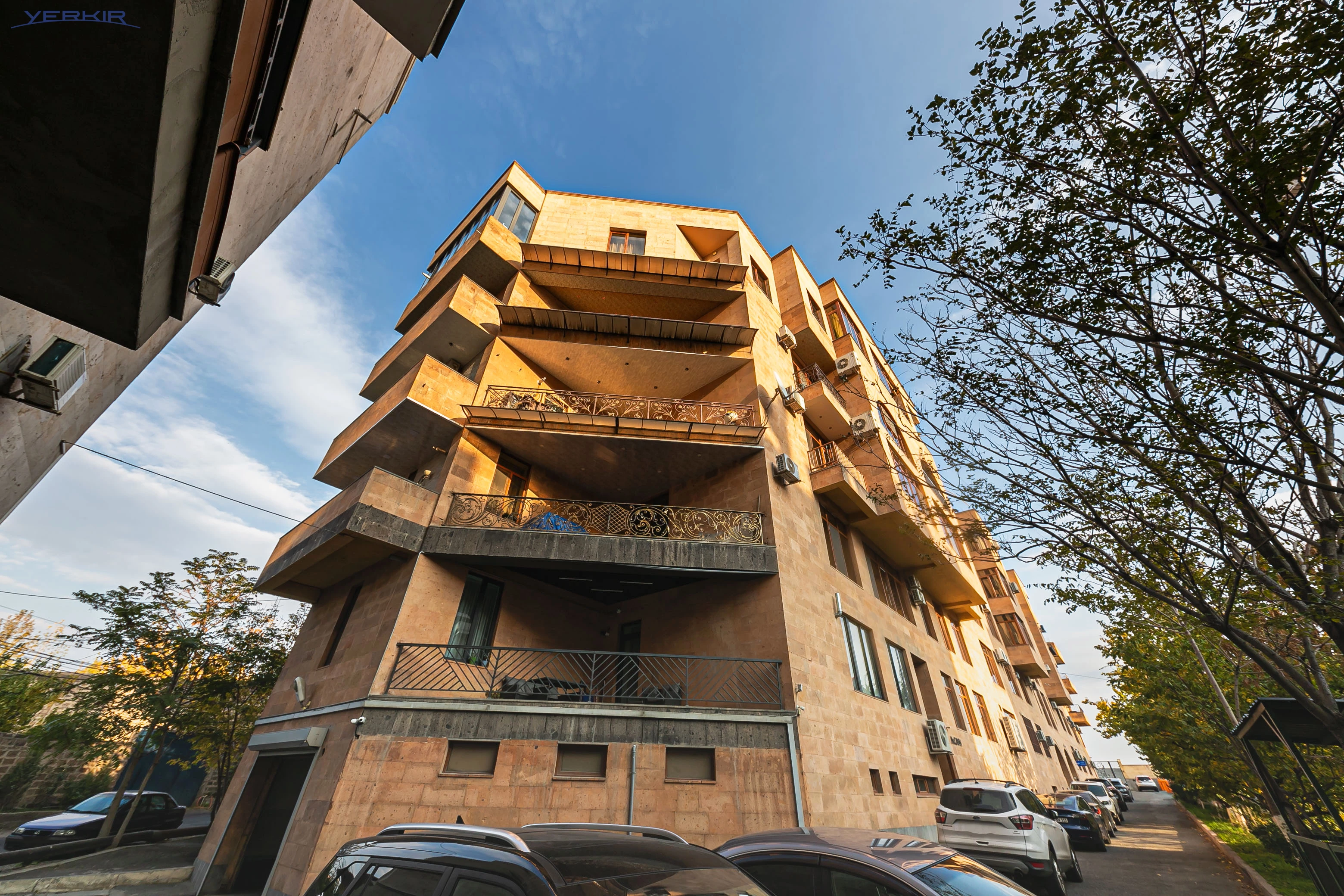 Apartments Code: 5+320850