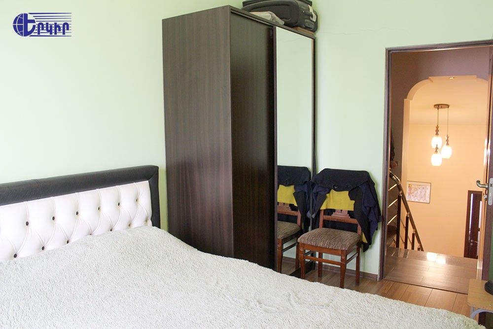 Առանձնատներ Կոդ` 9+50125