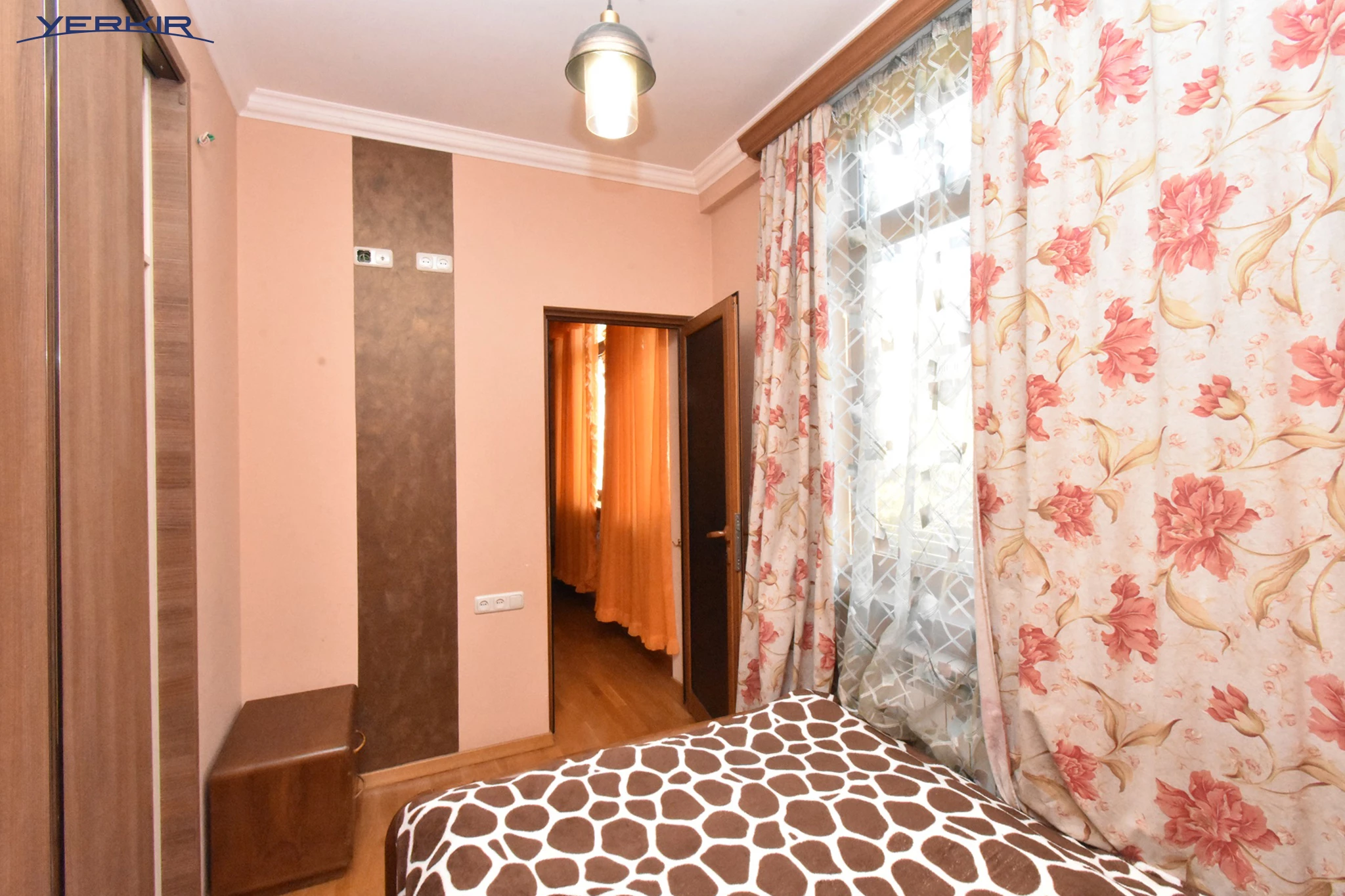 Apartments Code: 5+220703