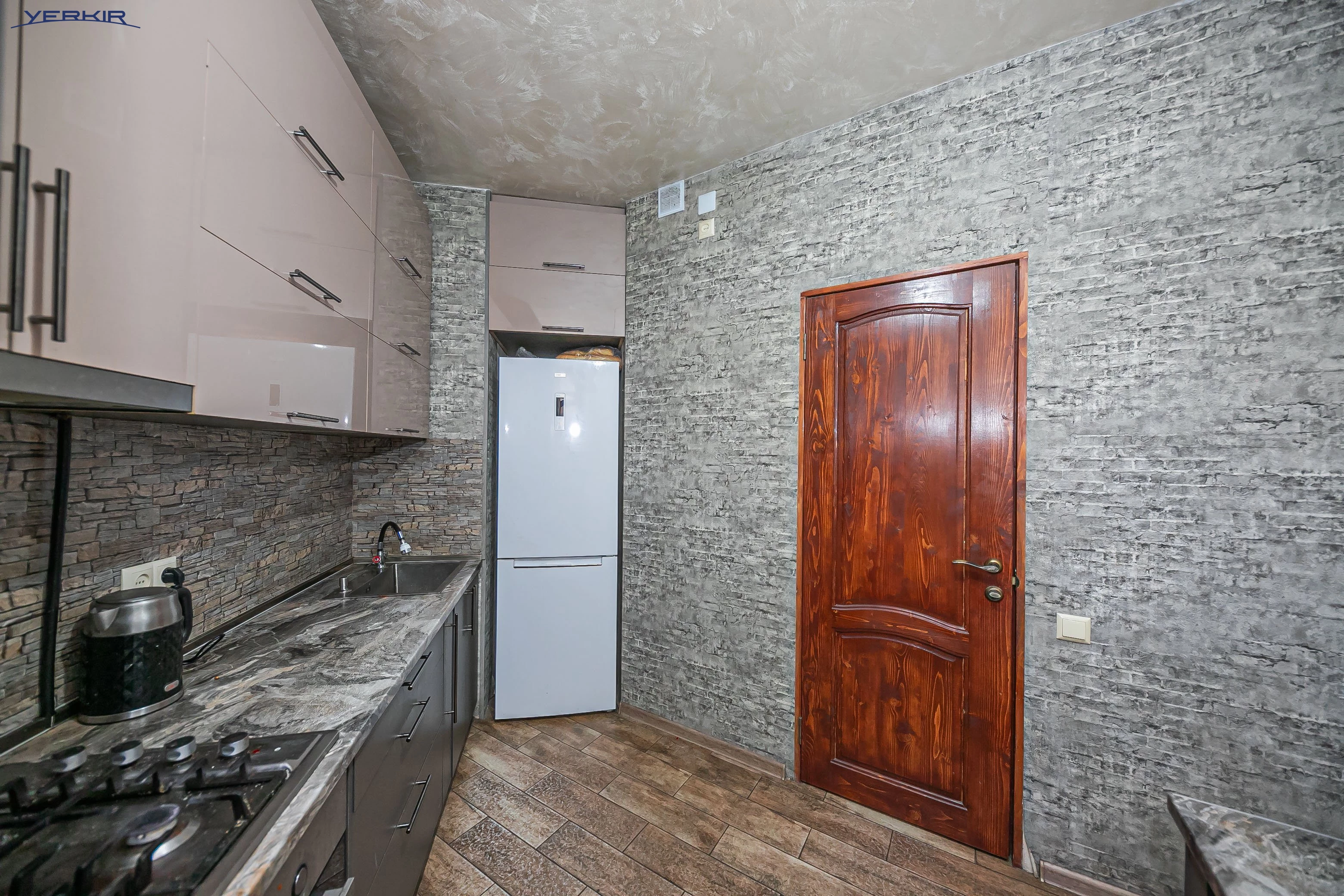 Բնակարաններ Կոդ` 9+320164