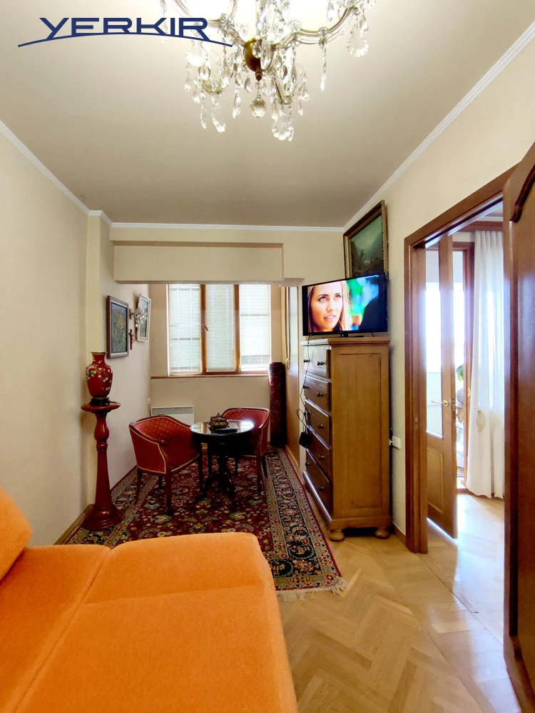 Apartments Code: 10+319299