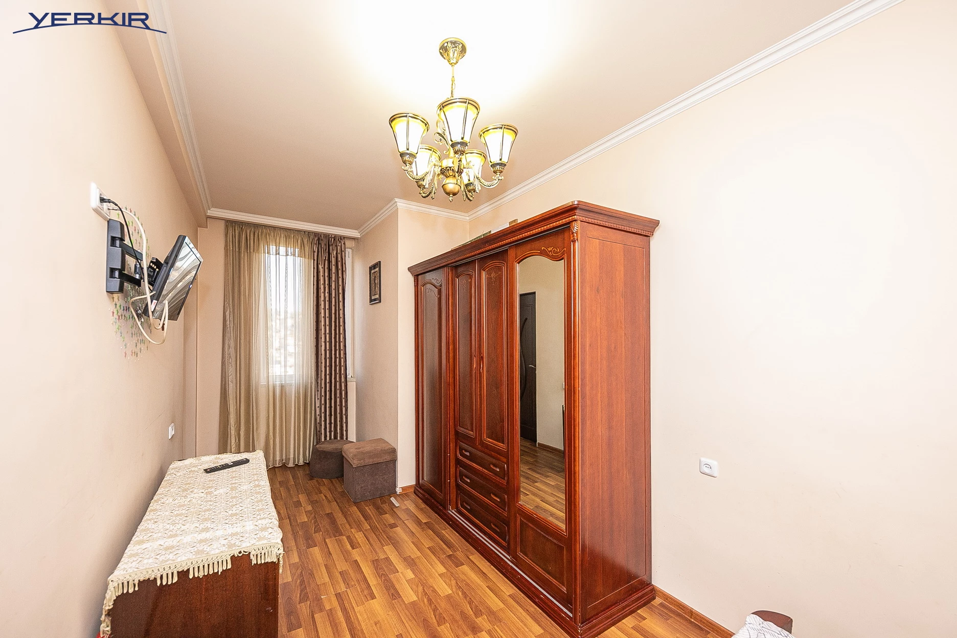 Apartments Code: 10+317054