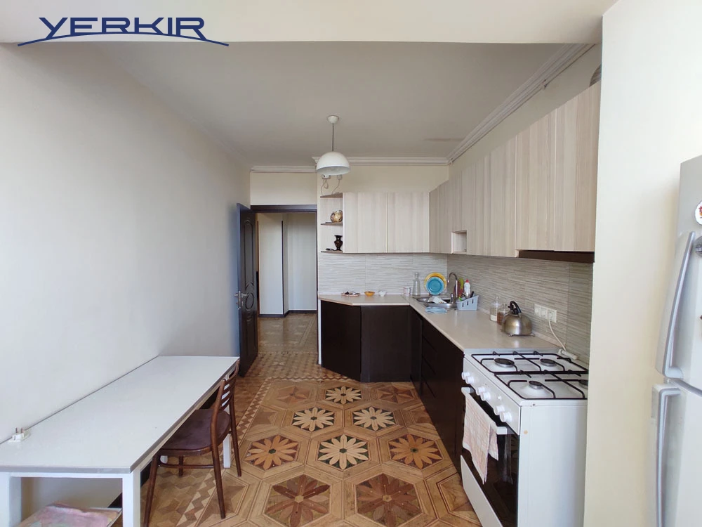 Apartments Code: 10+308346